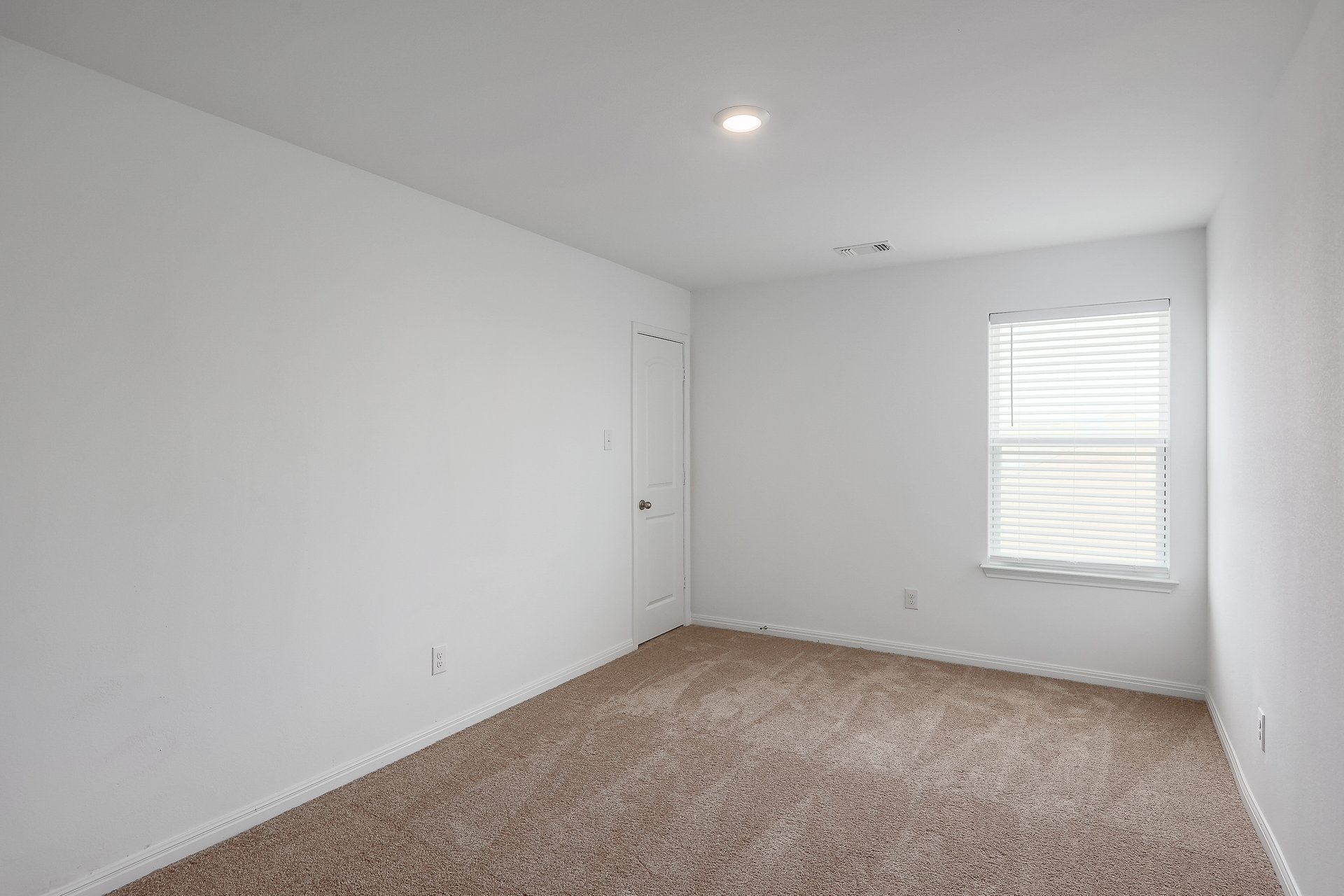 100 Maywood Ln 024.jpg-SMALL.JPG