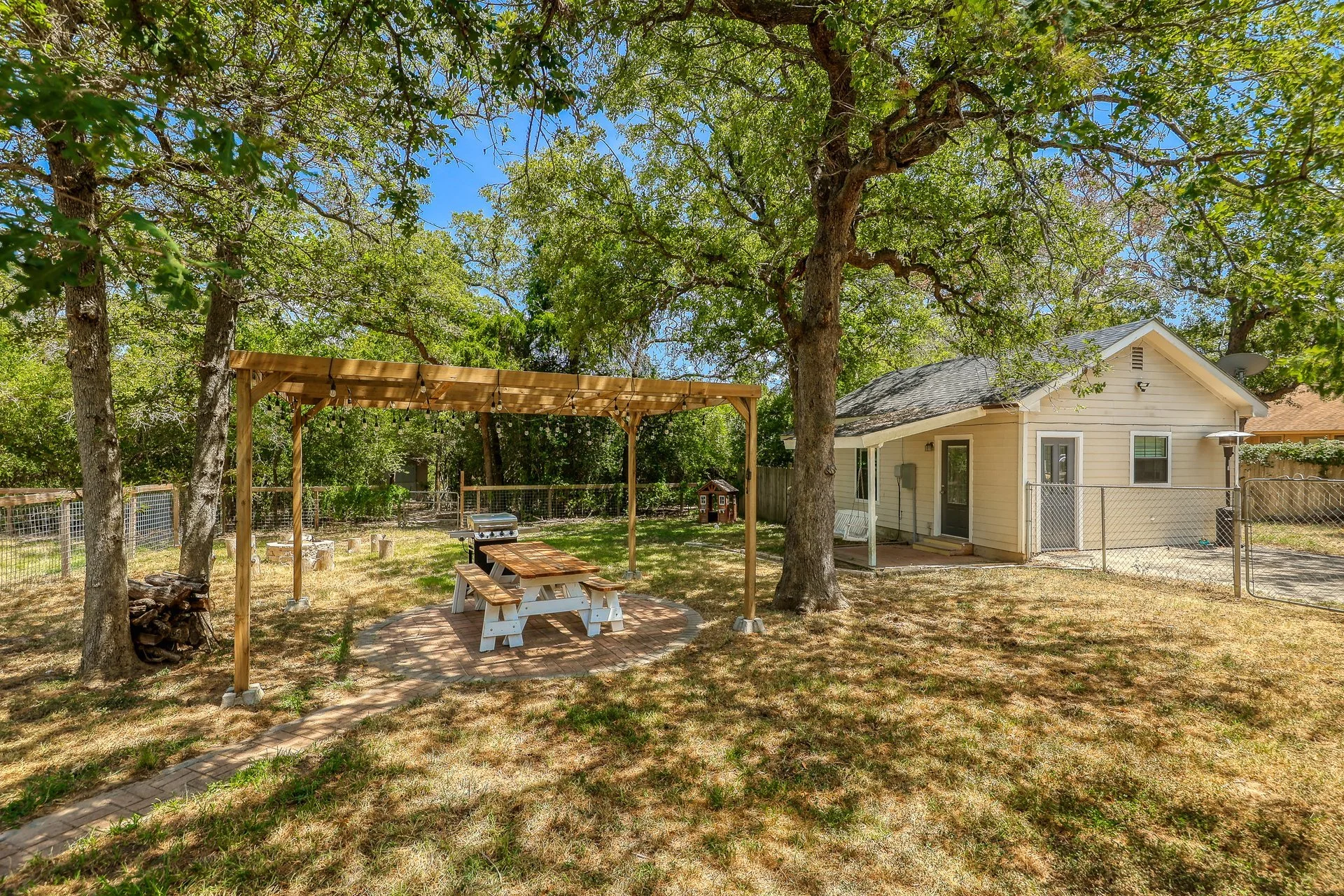 193 Ashwood Dr 024.jpg-SMALL.JPG