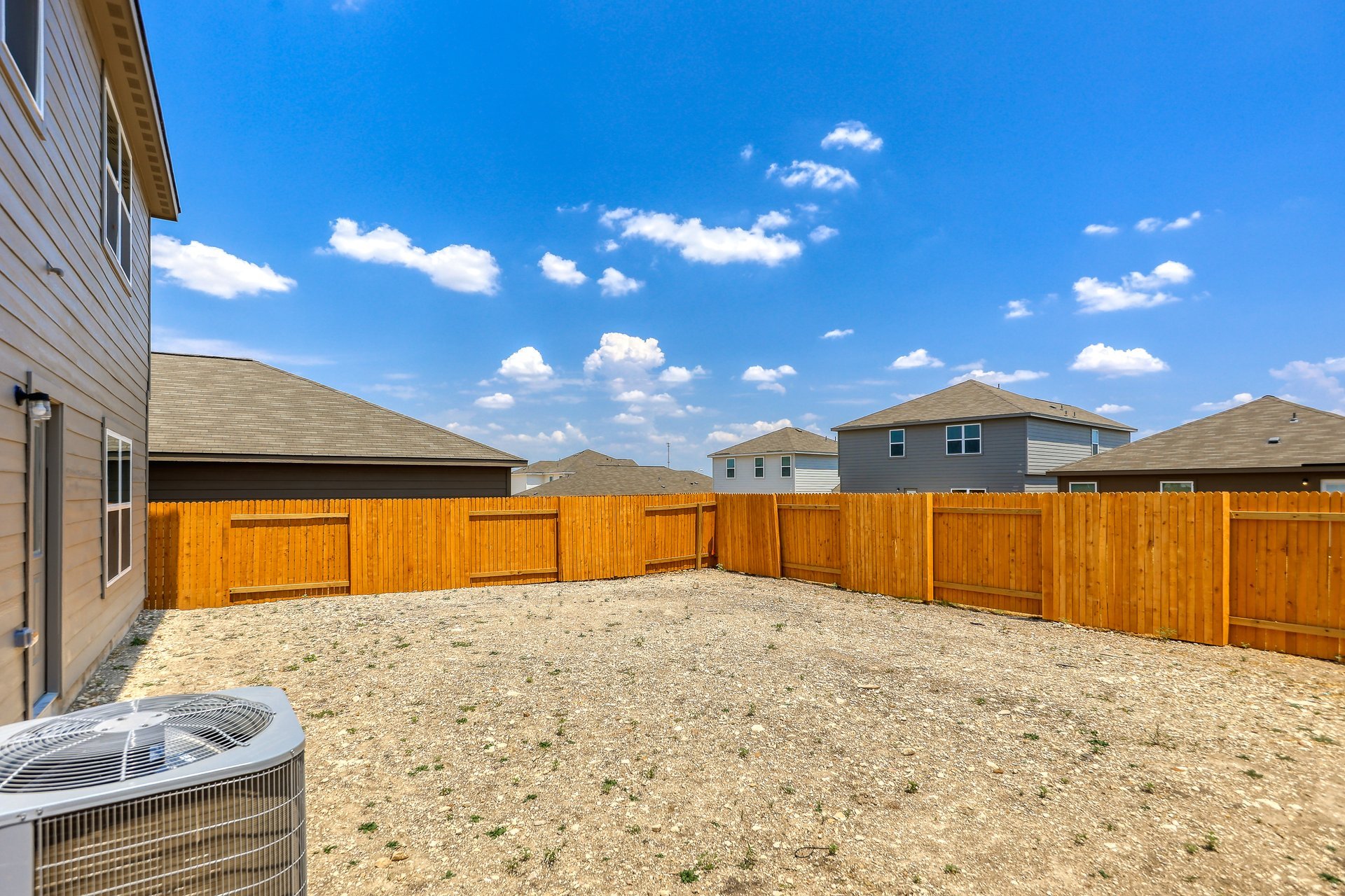 100 Maywood Ln 028.jpg-SMALL.JPG