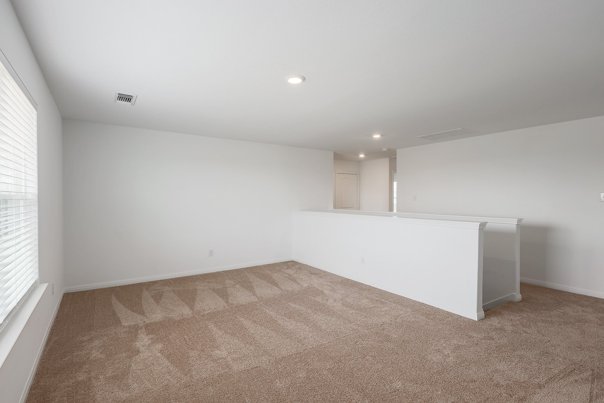 100 Maywood Ln 021.jpg-SMALL.JPG