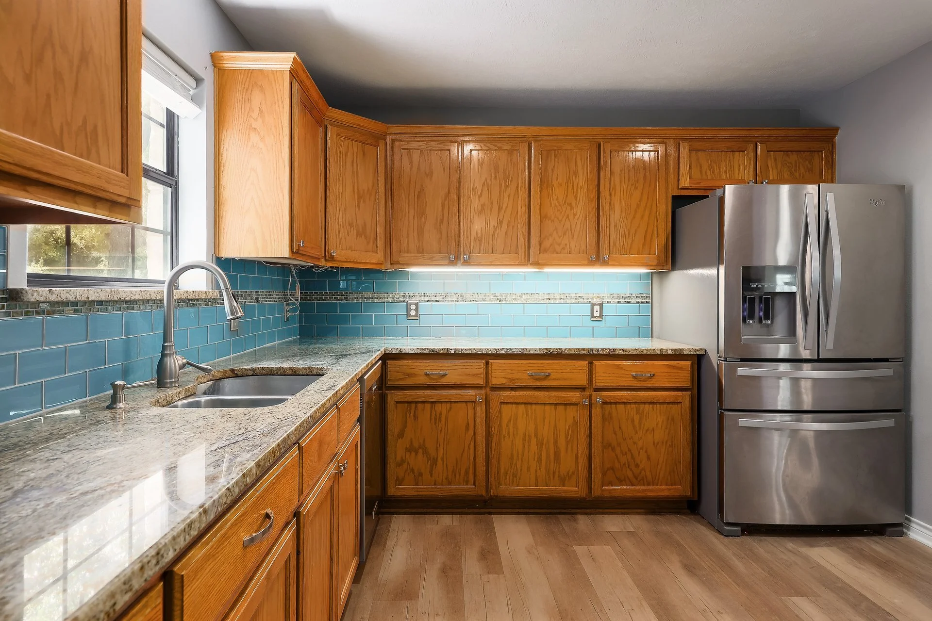 193 Ashwood Dr 011.jpg-SMALL.JPG