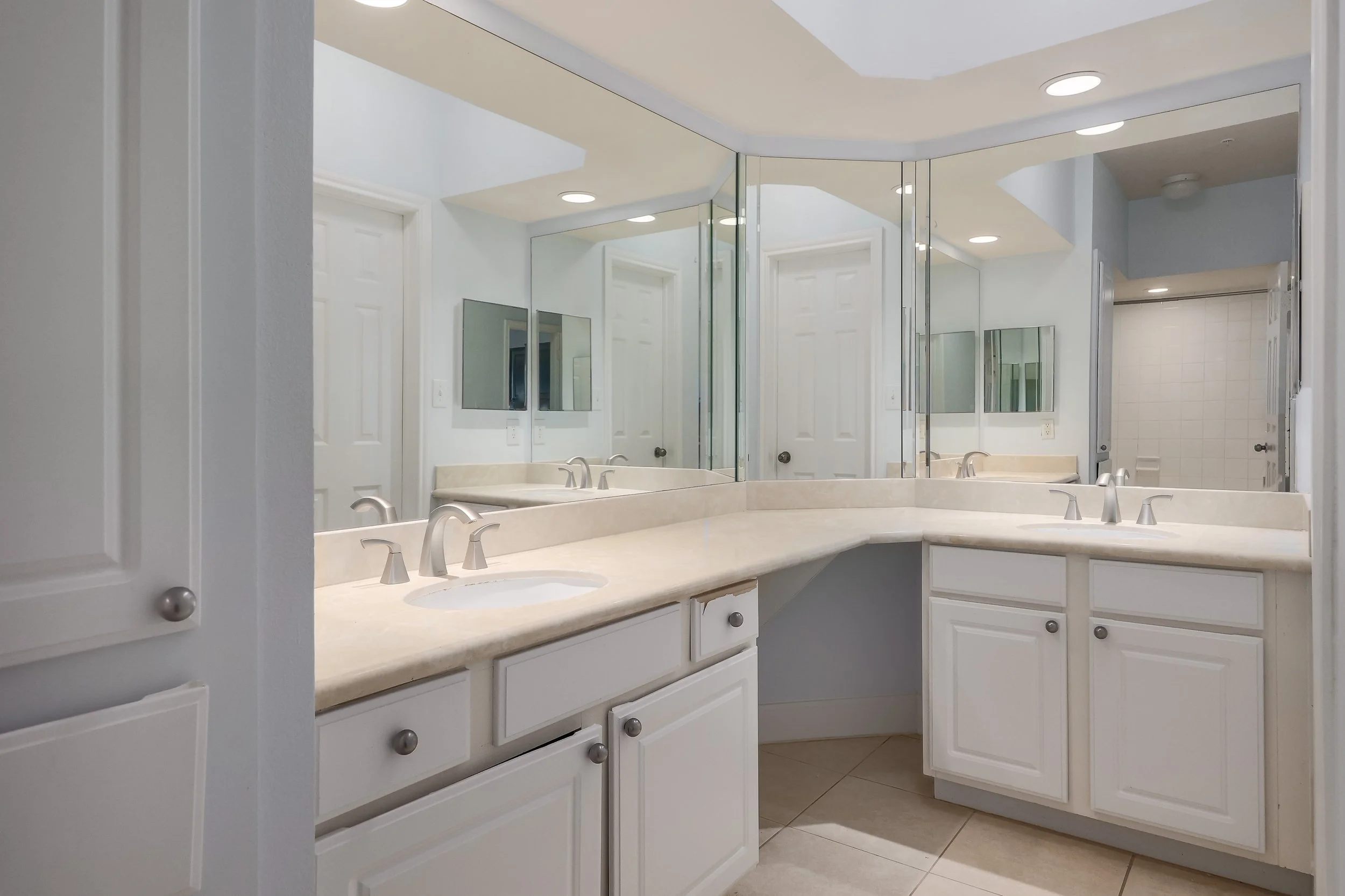 7701 Rialto Blvd 012.jpg-FULL.JPG