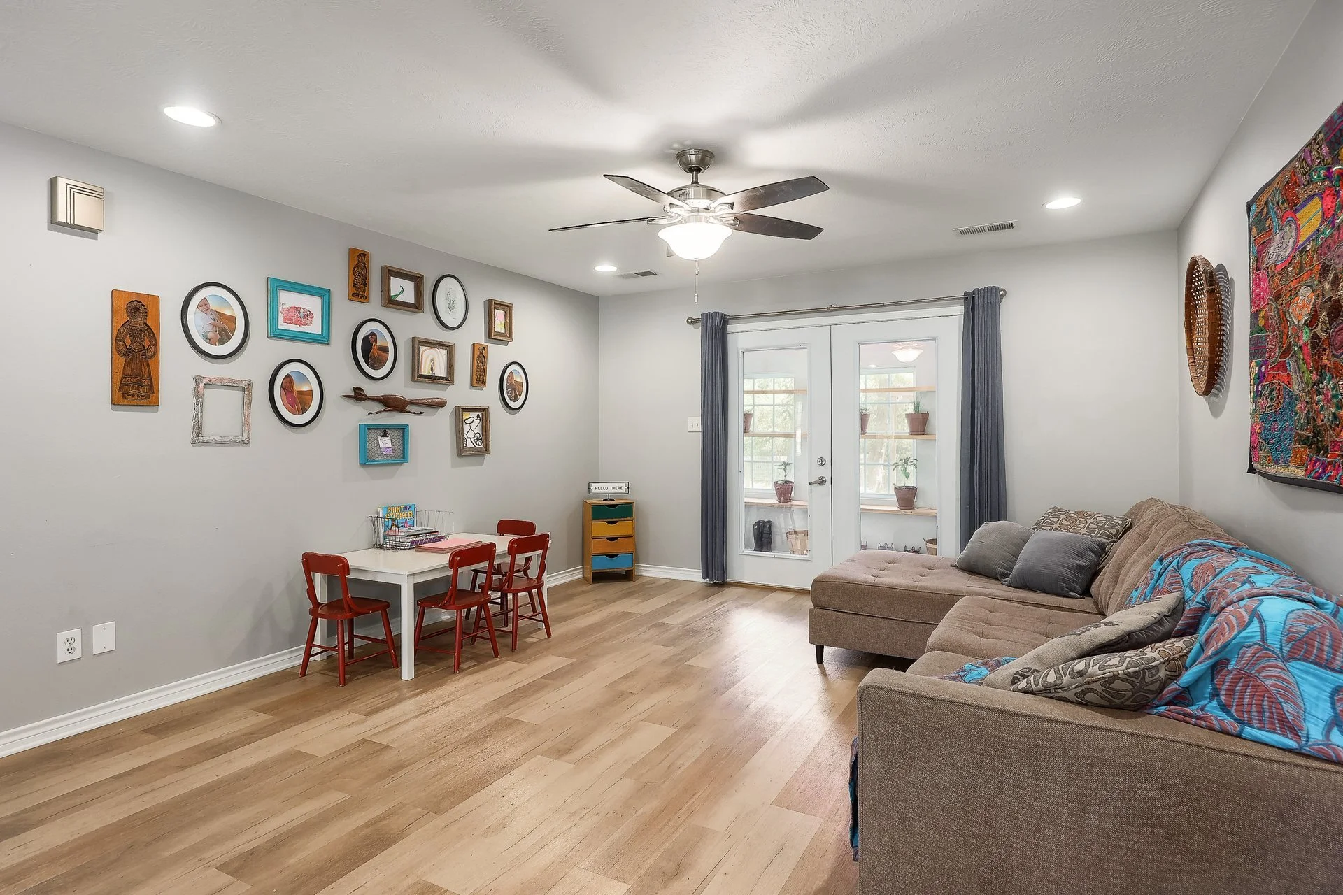193 Ashwood Dr 005.jpg-SMALL.JPG