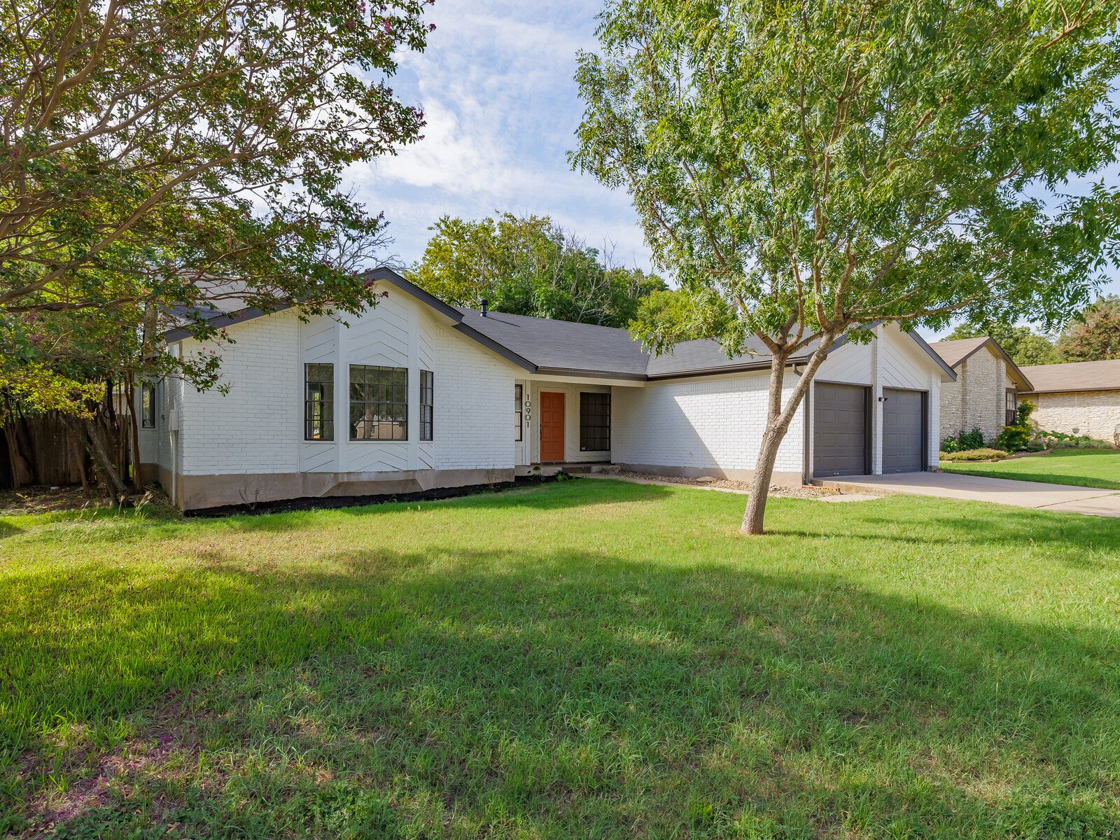 04_20220926_Diego_Cuellar__10901_Tall_Oak_Trail_Austin_78750_4_of_31_mls.jpg