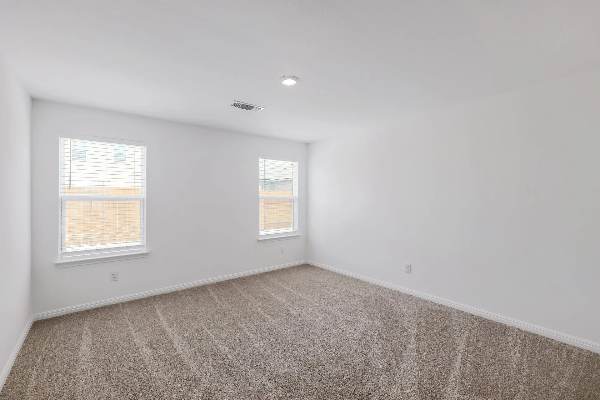 137 Maywood Ln 014.jpg-SMALL.JPG