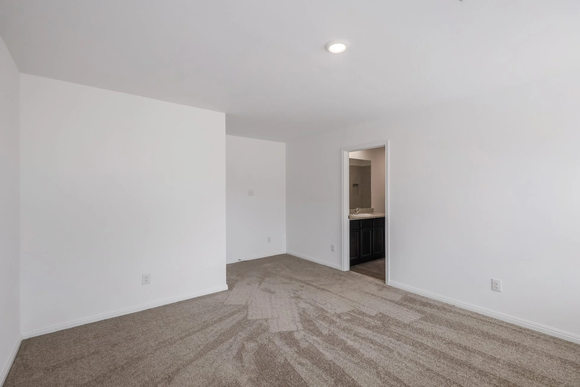 137 Maywood Ln 015.jpg-SMALL.JPG