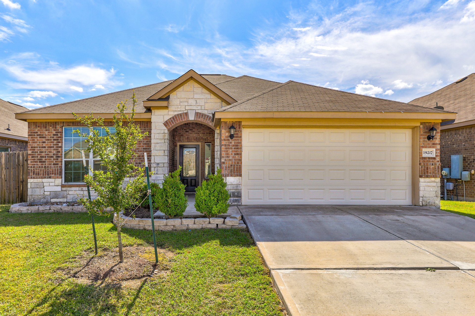 19217 Ellary Ln 001.jpg-SMALL.JPG