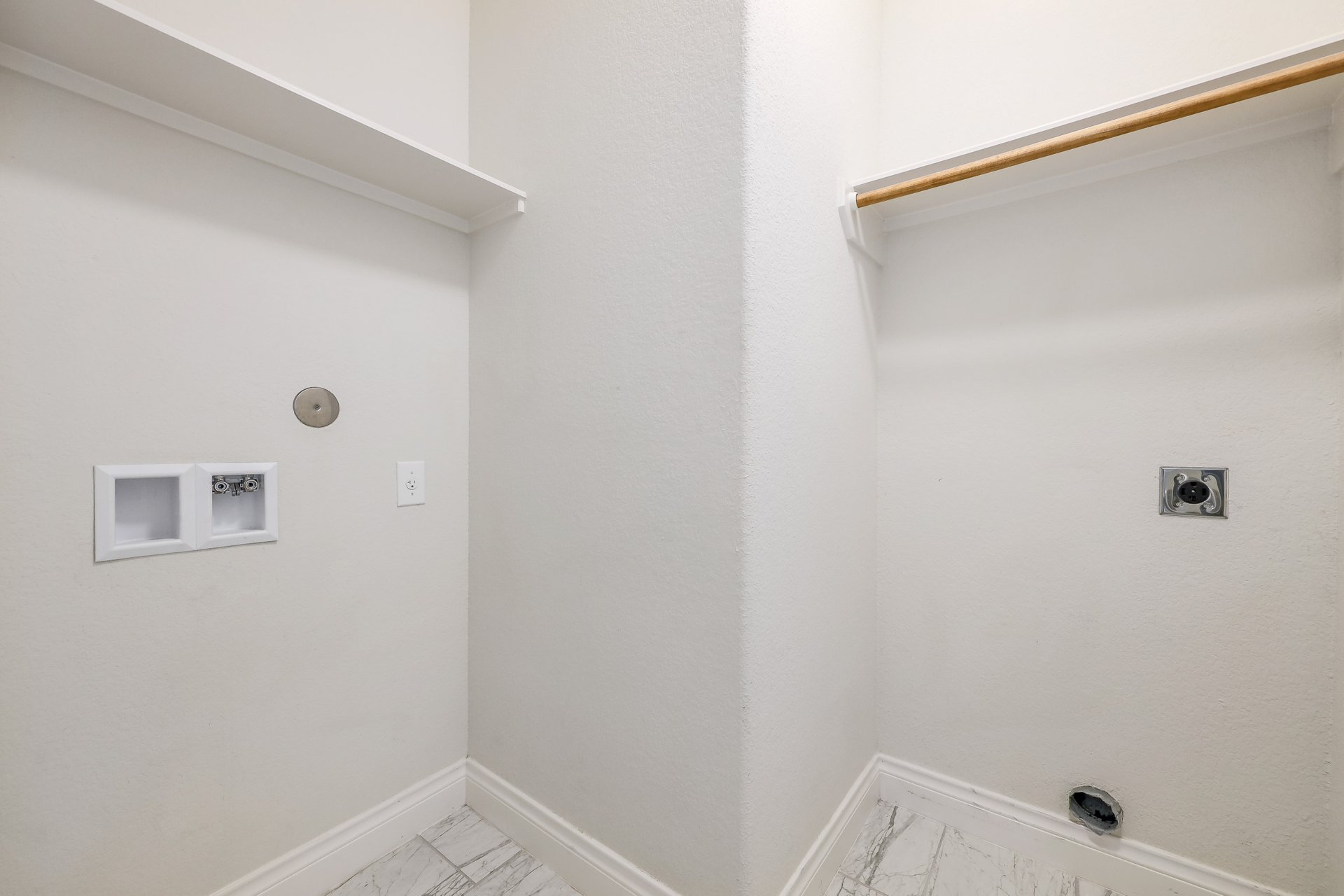 19217 Ellary Ln 020.jpg-SMALL.JPG
