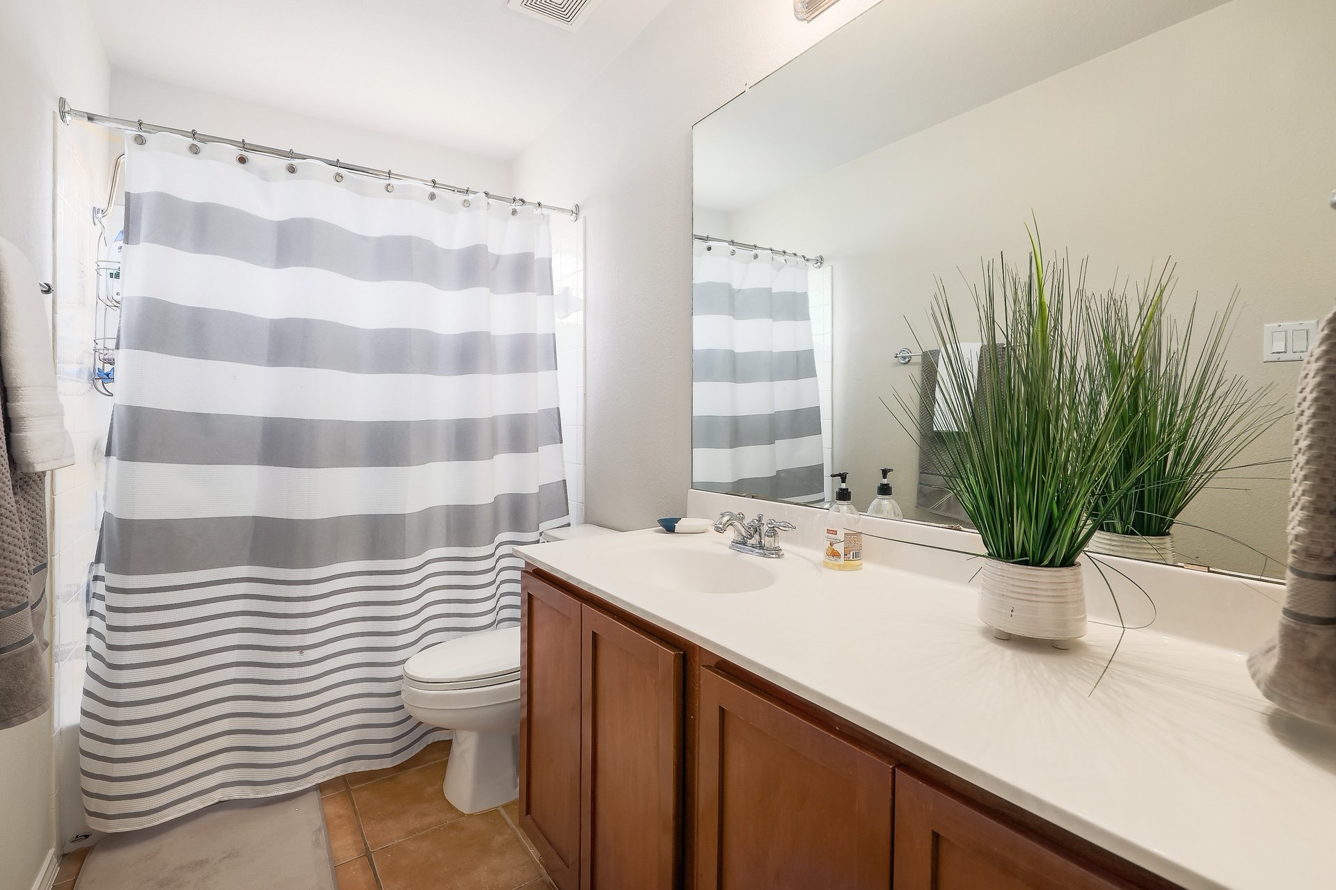 11508 Staked Plains Dr 5 026.jpg-SMALL.JPG