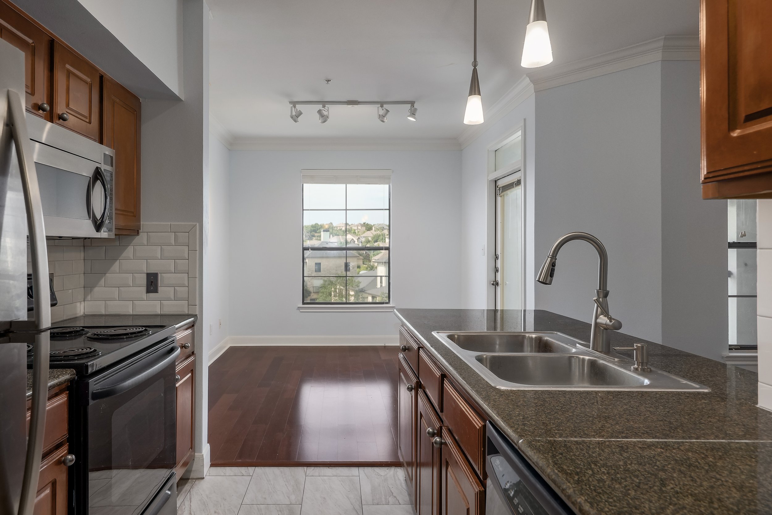 7701 Rialto Blvd 007.jpg-FULL.JPG