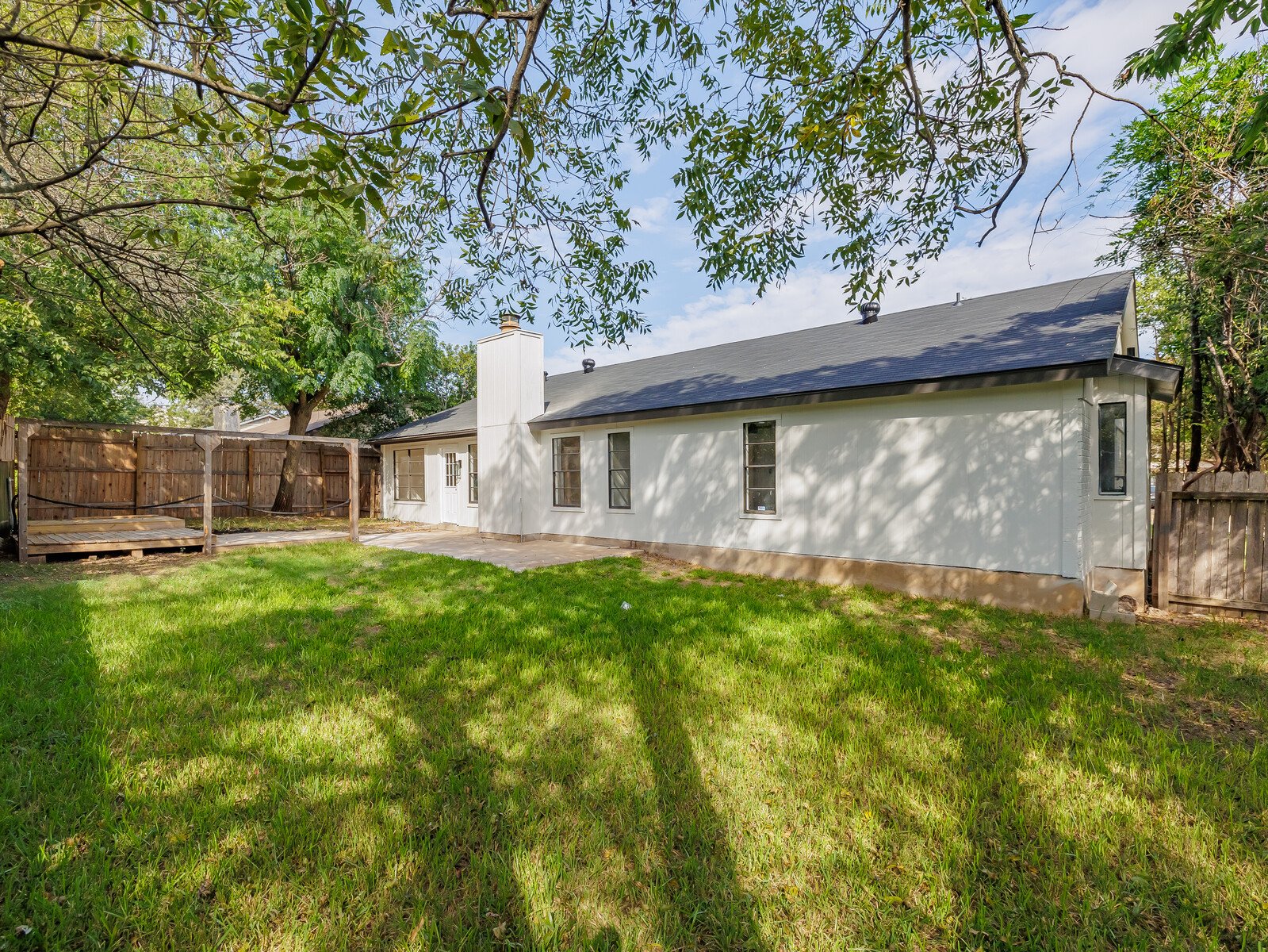 26_20220926_Diego_Cuellar__10901_Tall_Oak_Trail_Austin_78750_26_of_31_mls.jpg