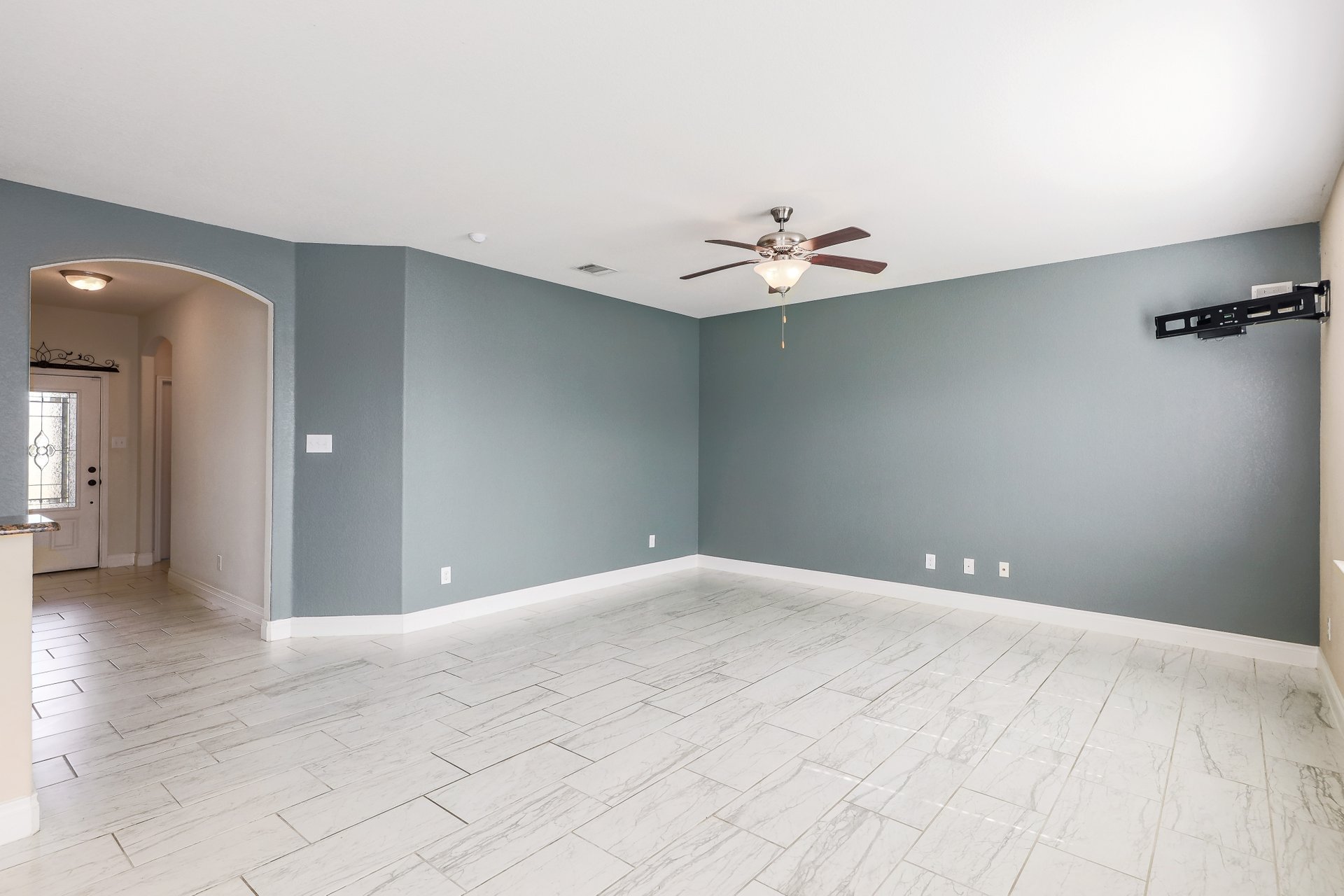 19217 Ellary Ln 007.jpg-SMALL.JPG