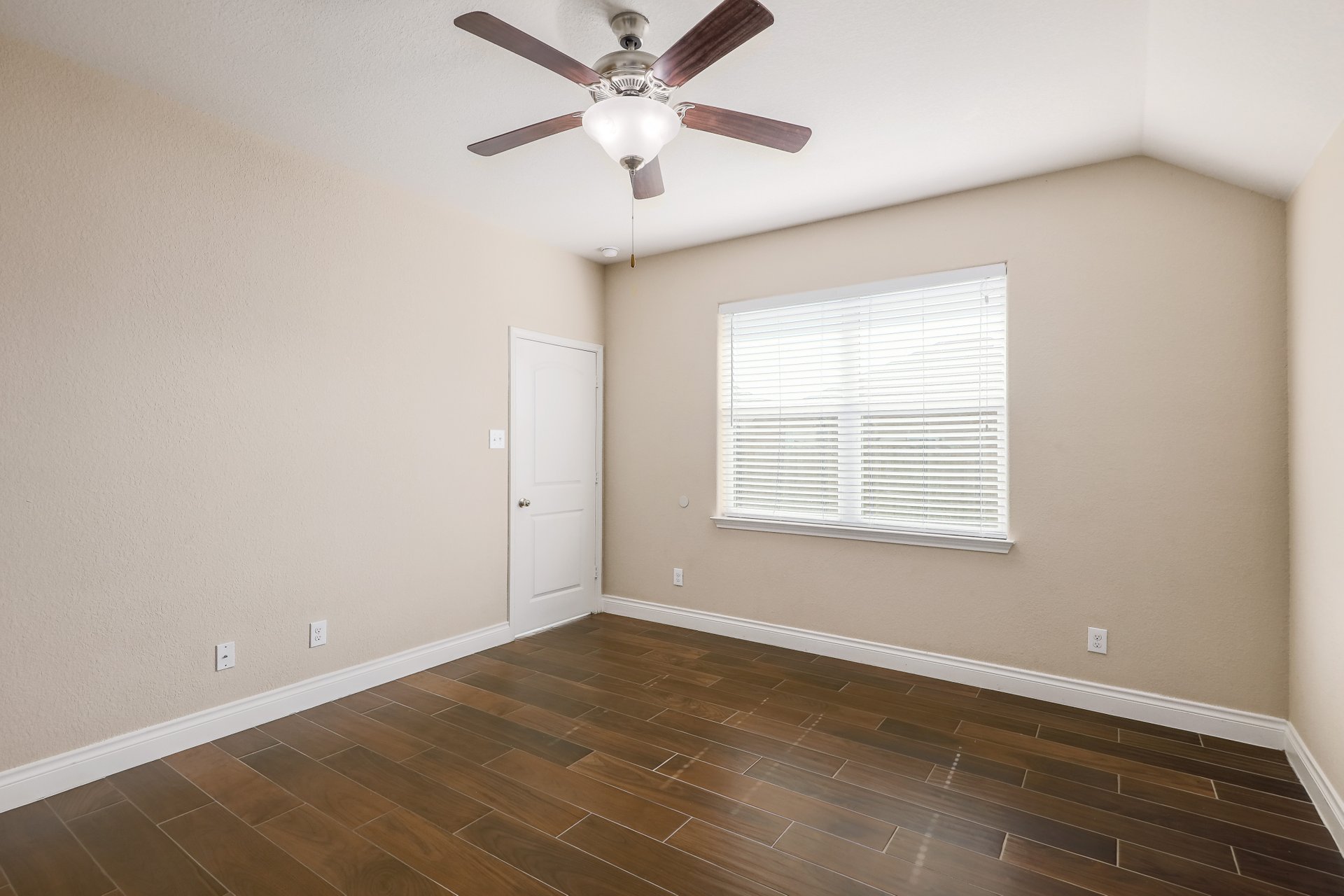 19217 Ellary Ln 013.jpg-SMALL.JPG