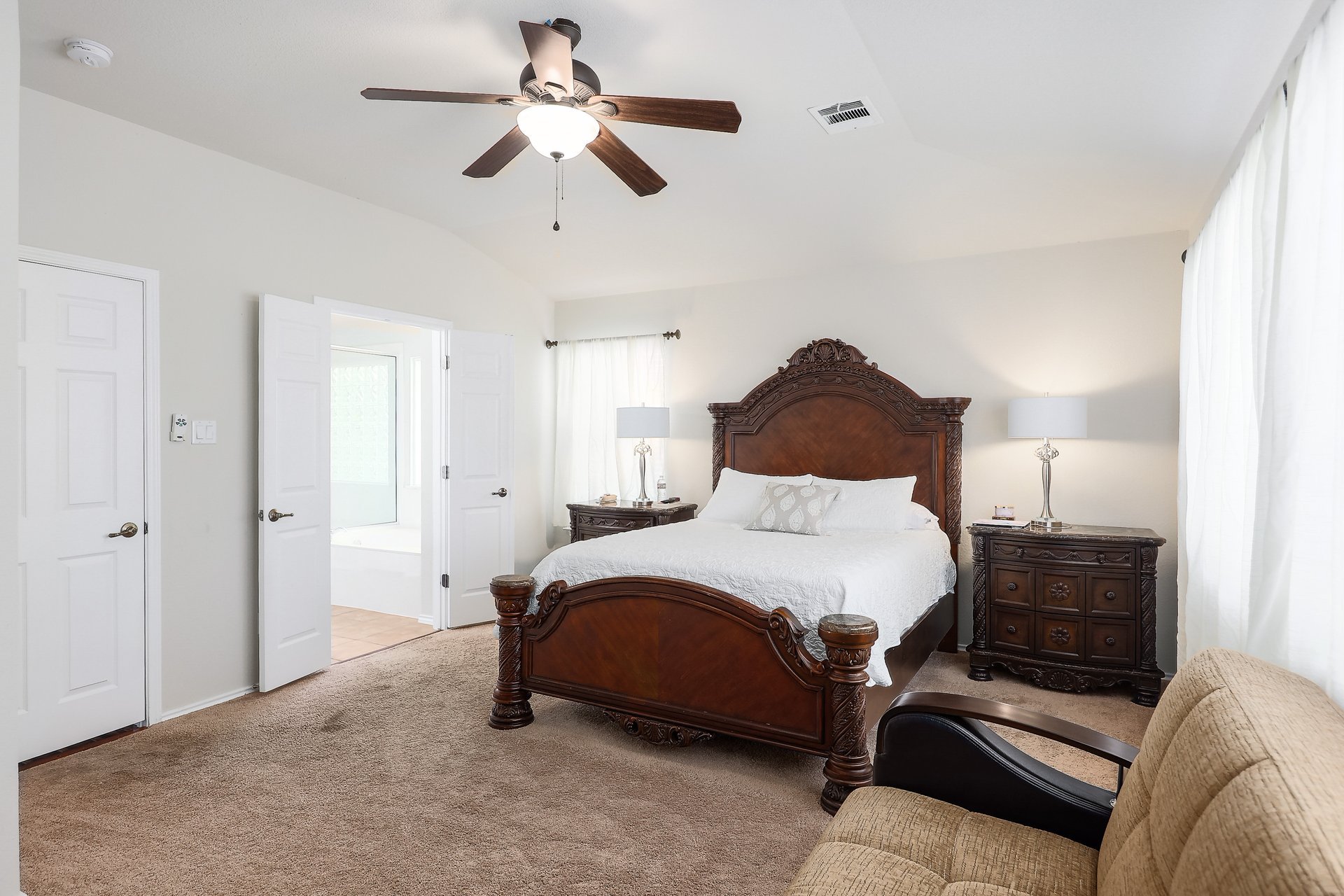 11508 Staked Plains Dr 5 019.jpg-SMALL.JPG