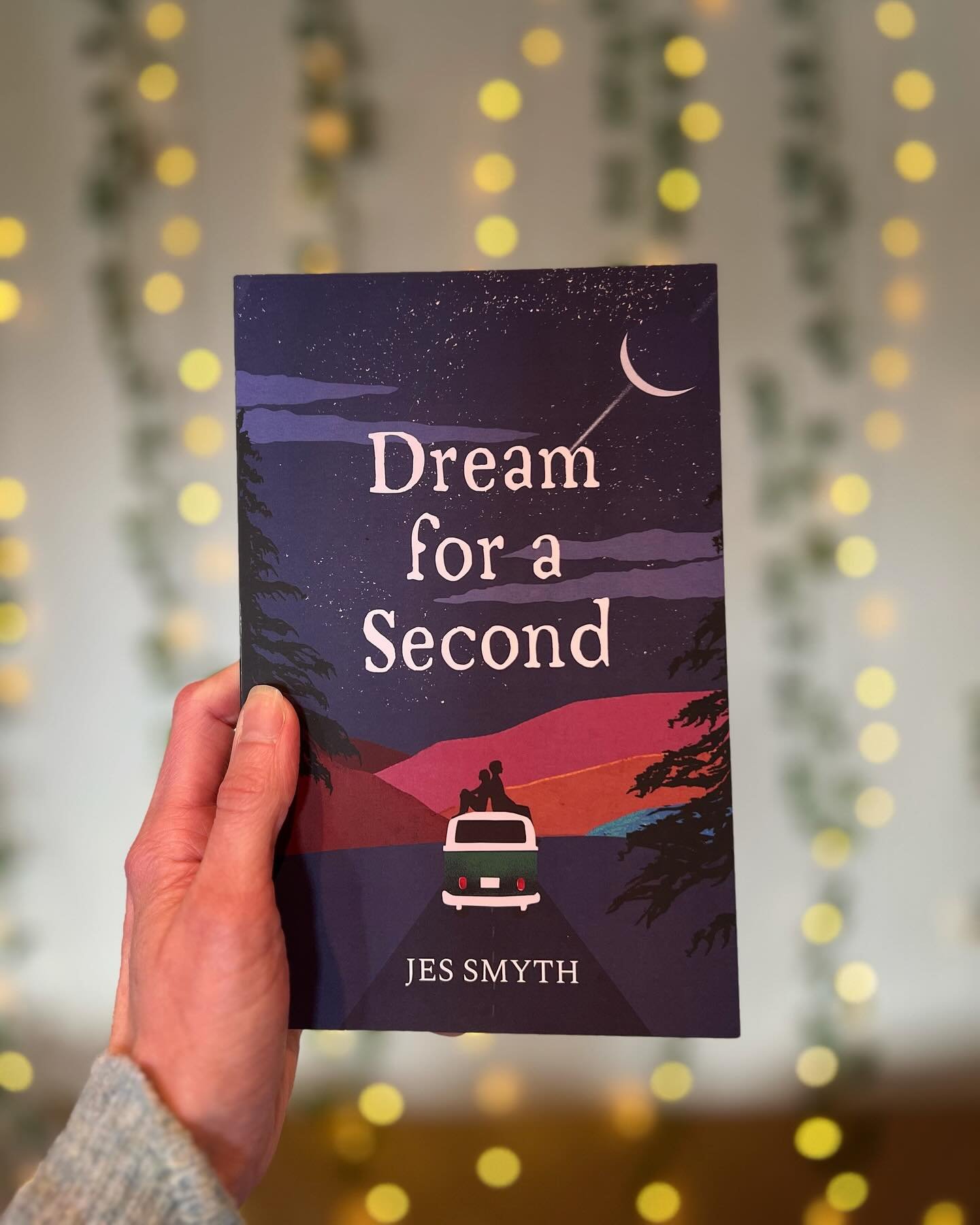 What are early reviewers saying about DREAM FOR A SECOND? 🌙 ✨ 

// 

&ldquo;Smyth expertly crafts a multi-perspective story. She guides the reader on this journey with Douglas, Lena, and Palmer. It&rsquo;s a great reminder that people can heal toget