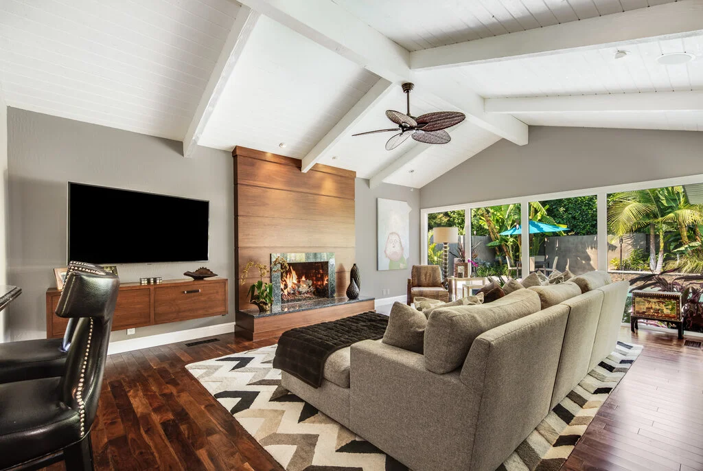 Arroyo Seco familyroom.jpg