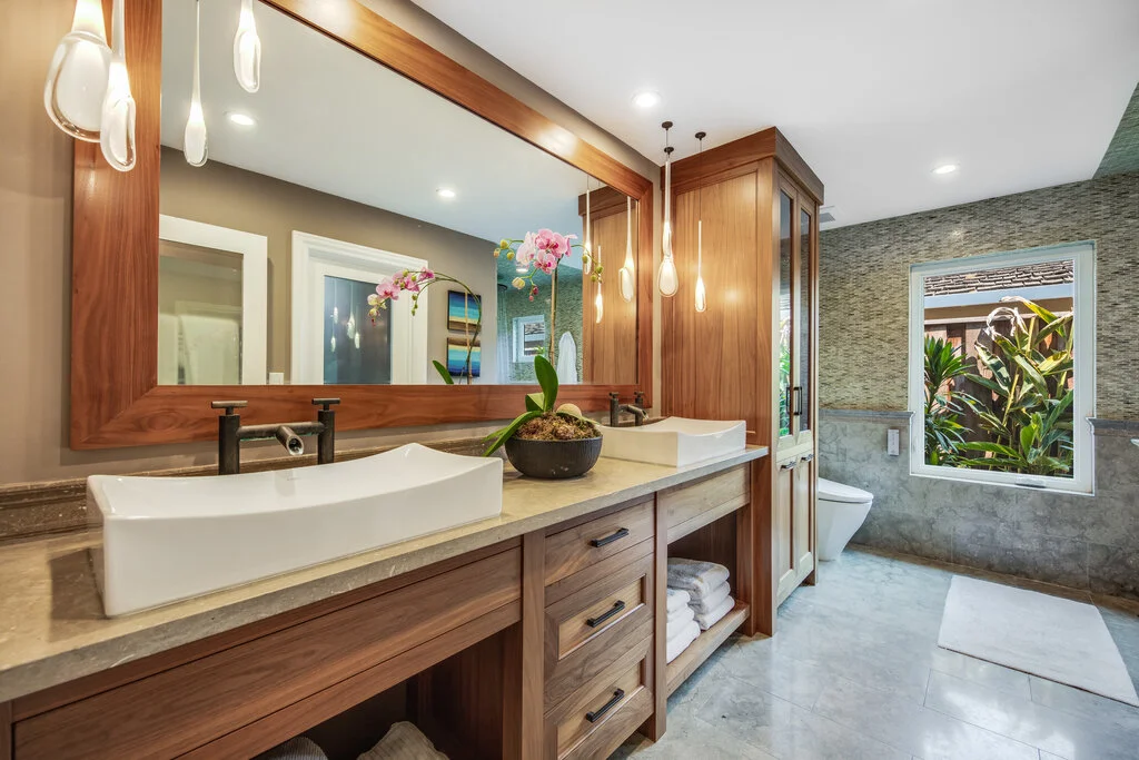 041_Master Bathroom .jpg