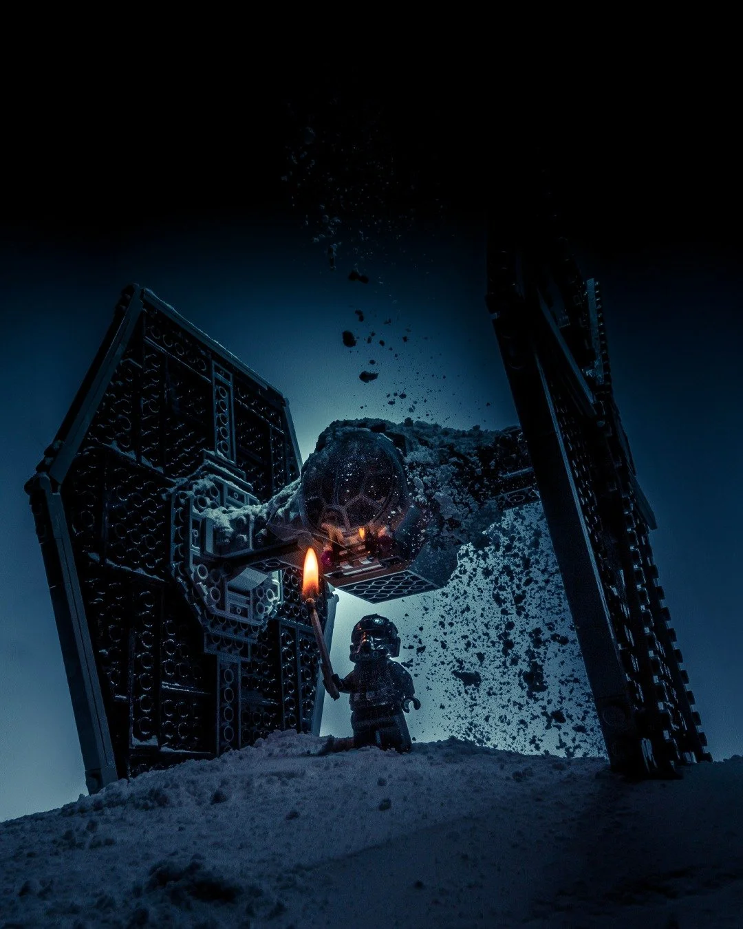 Welcome to the weekend!

#practicaleffects #toyphotography #starwars #darthvader #lego