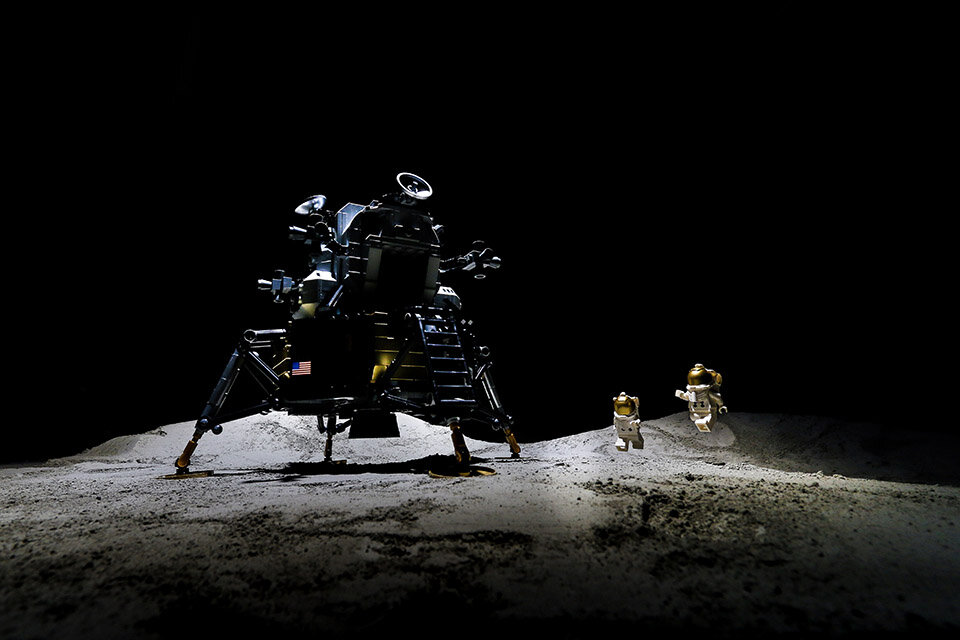 HUEHUGHES-MOON8.jpg