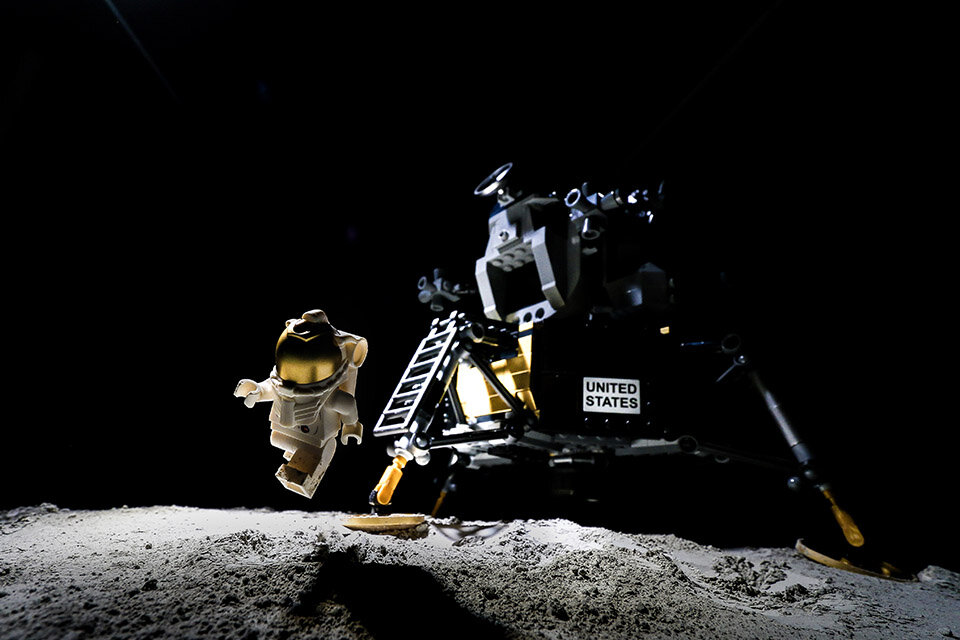 HUEHUGHES-MOON9.jpg