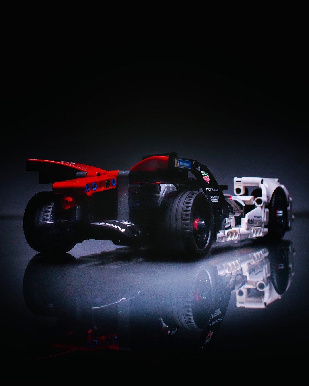 42137_TECHNIC_PORSCHE_99X_Hue Hughes_04.jpg