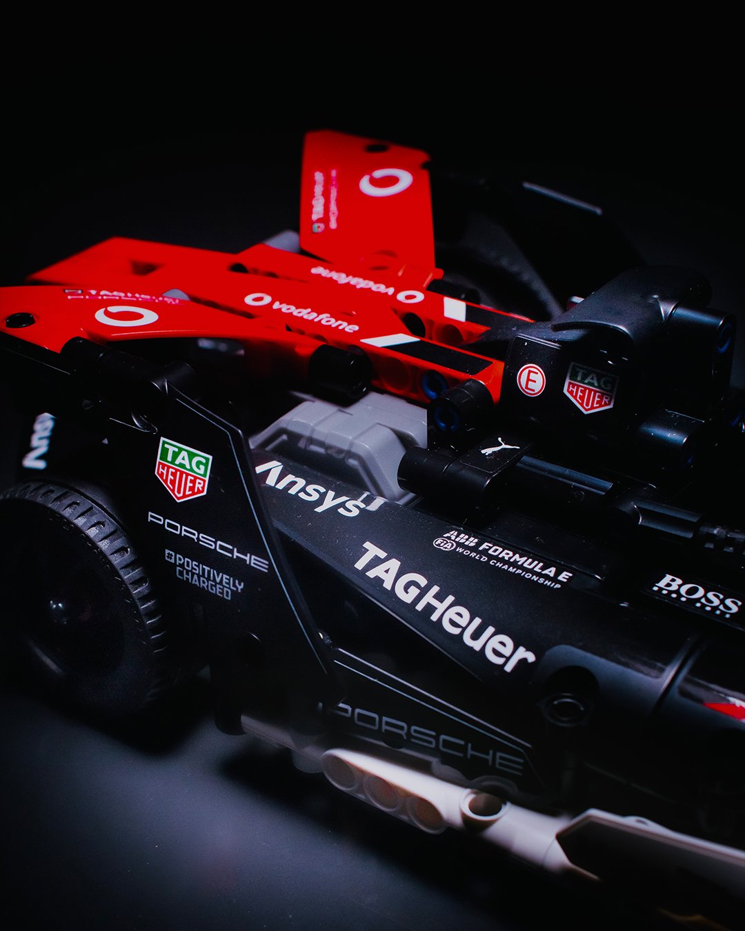 42137_TECHNIC_PORSCHE_99X_Hue Hughes_06.jpg