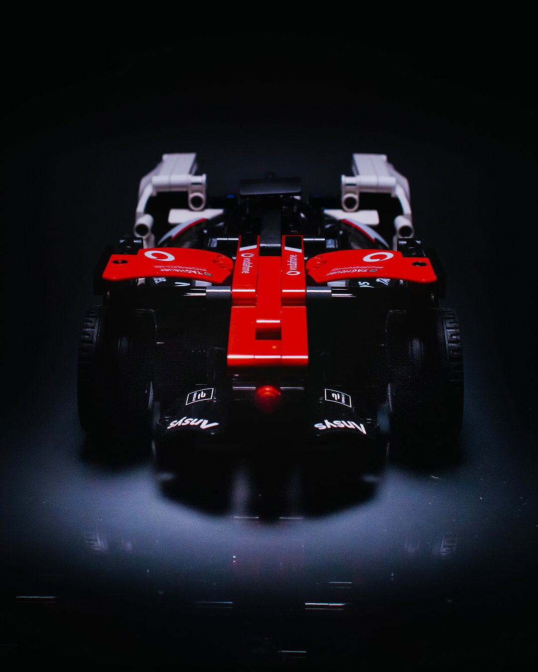42137_TECHNIC_PORSCHE_99X_Hue Hughes_03.jpg