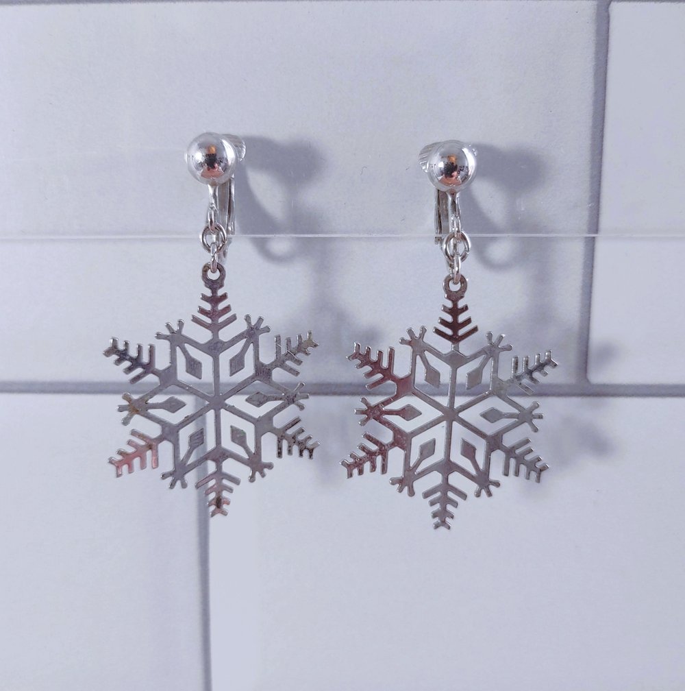 Silver Glitter Frozen Snowflake Dangle Earrings ⋆ It's Just So You
