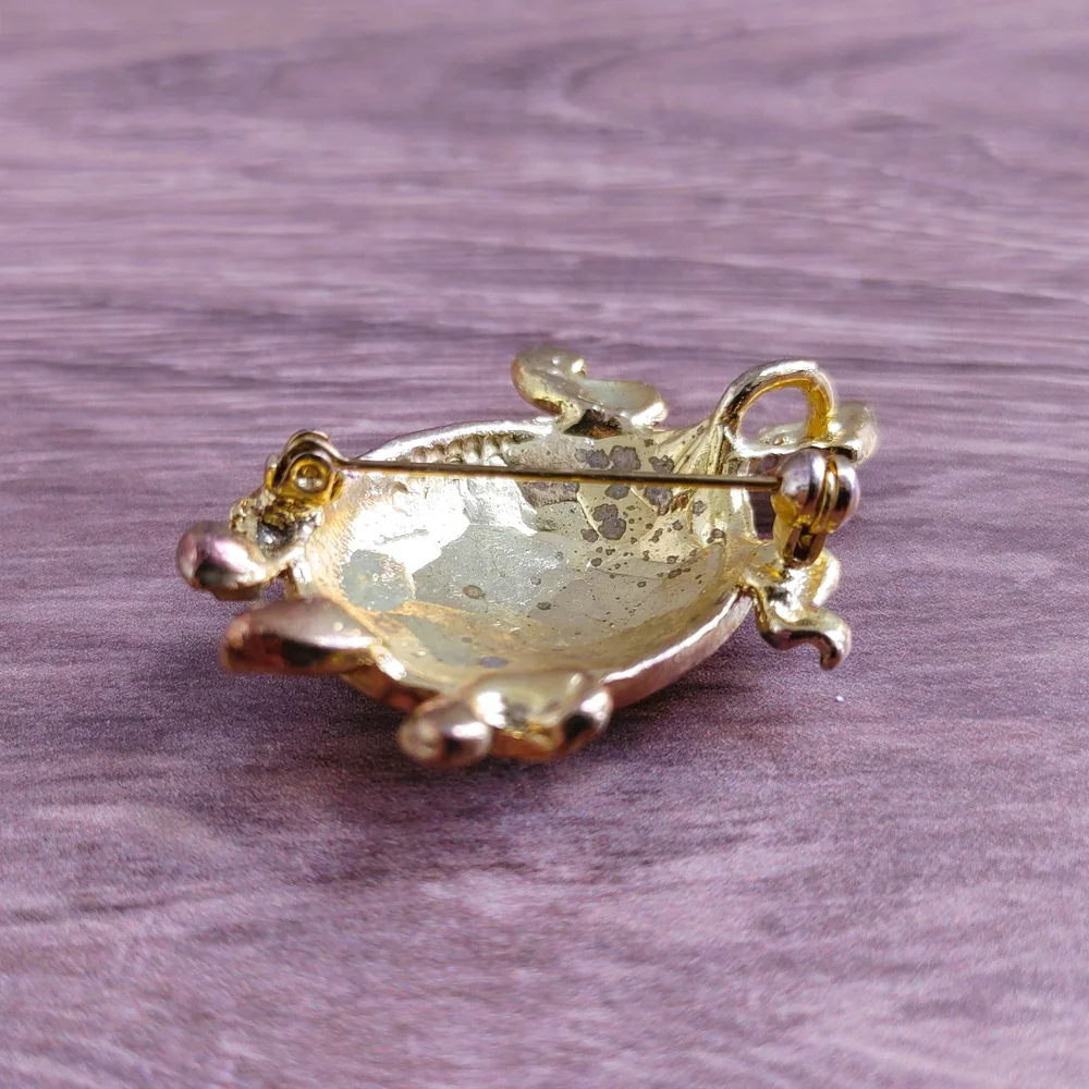 Vintage Amber and Black Enamel Sea Turtle Gold tone Brooch Pendant