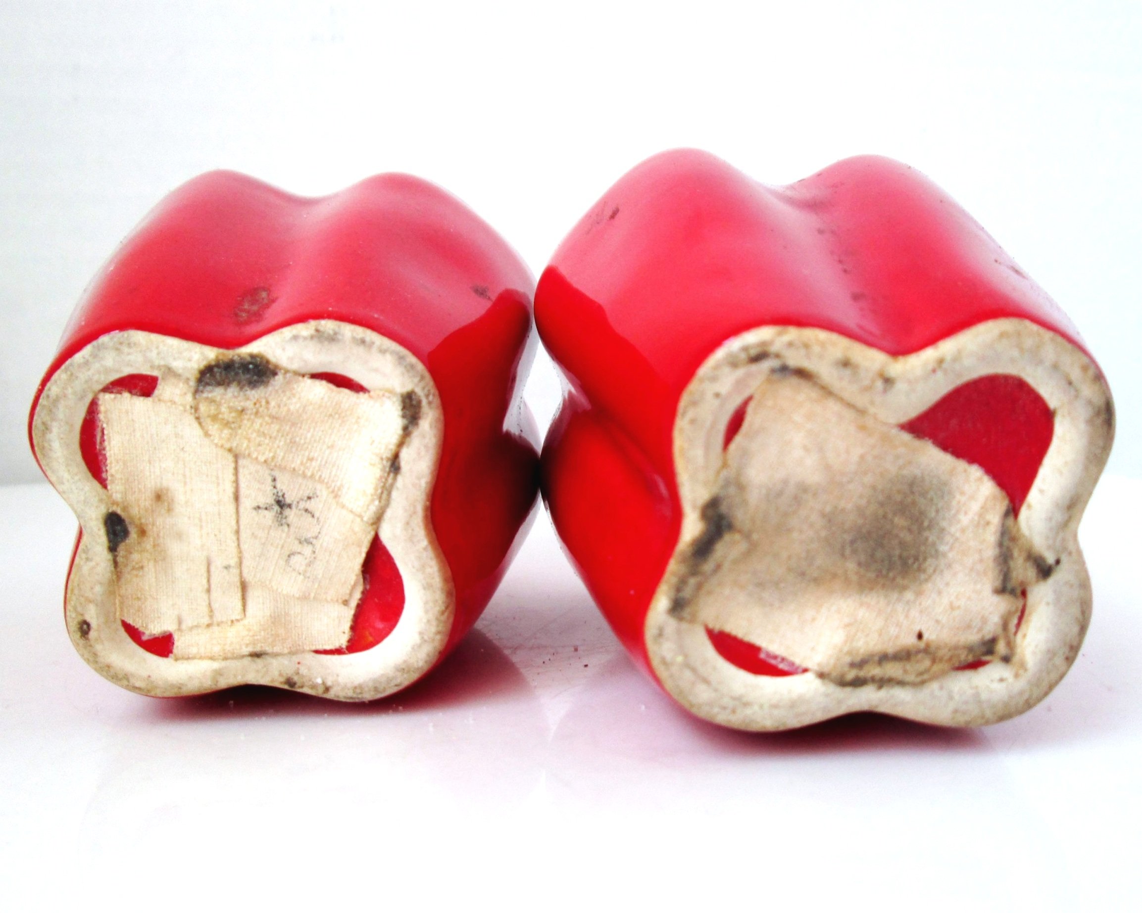 Sweet+Red+Pepper+Salt+and+Pepper+Shakers.jpg