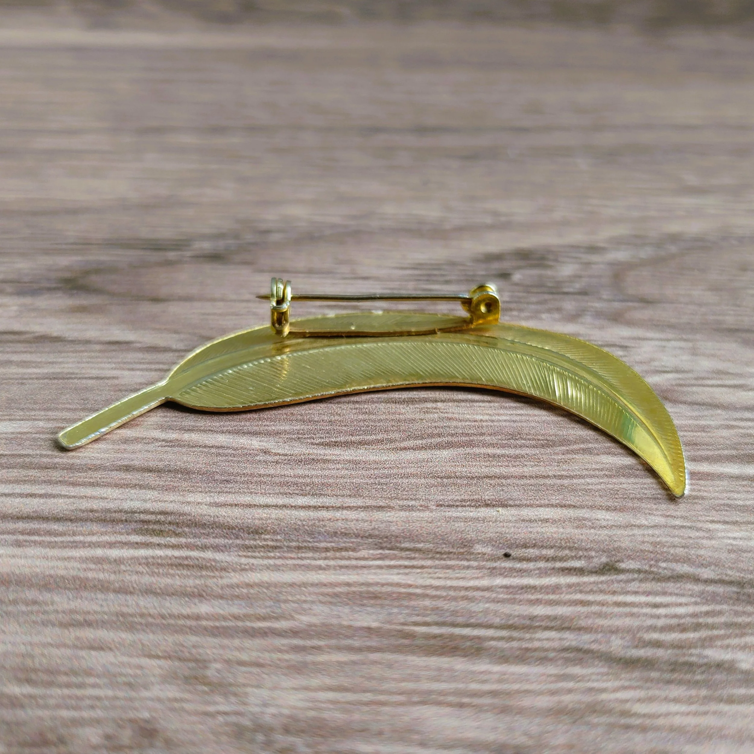 Vintage Gold-tone Curved Leaf Brooch