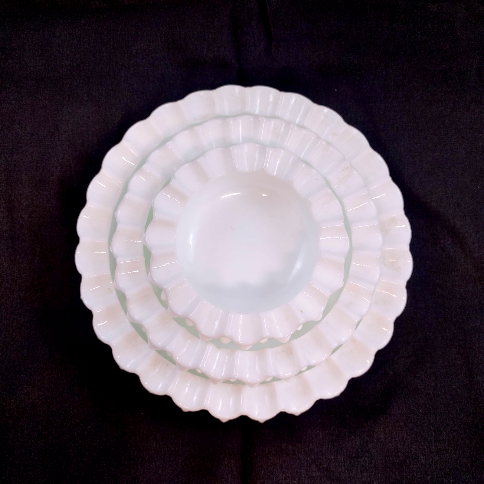 Vintage Fenton White Milk Glass Hobnail Nesting Ashtrays - Set of 3
