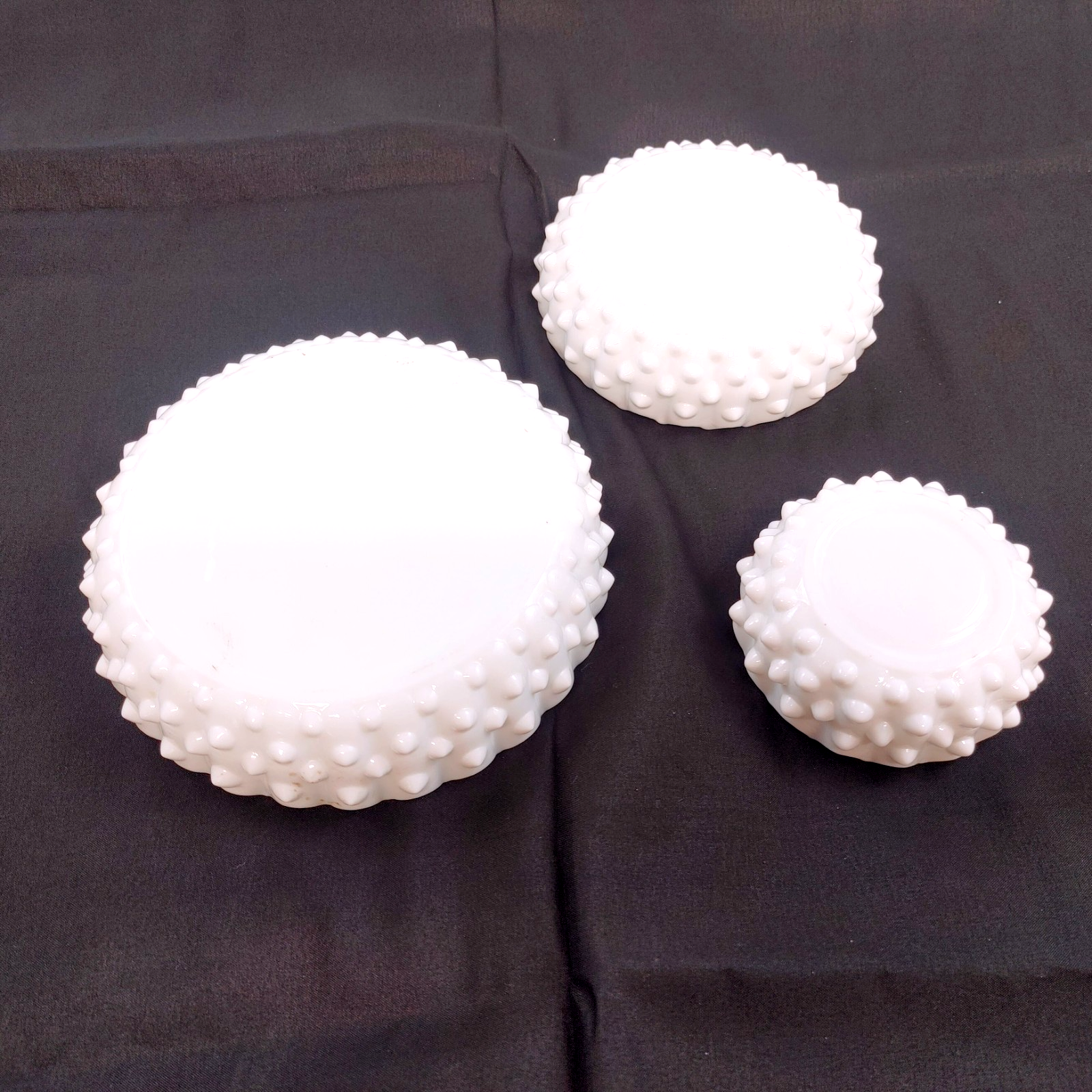 Vintage Fenton White Milk Glass Hobnail Nesting Ashtrays - Set of 3