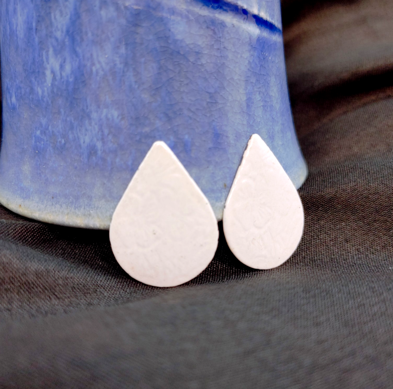 Vintage Textured White Enamel Teardrop Clip On Earrings