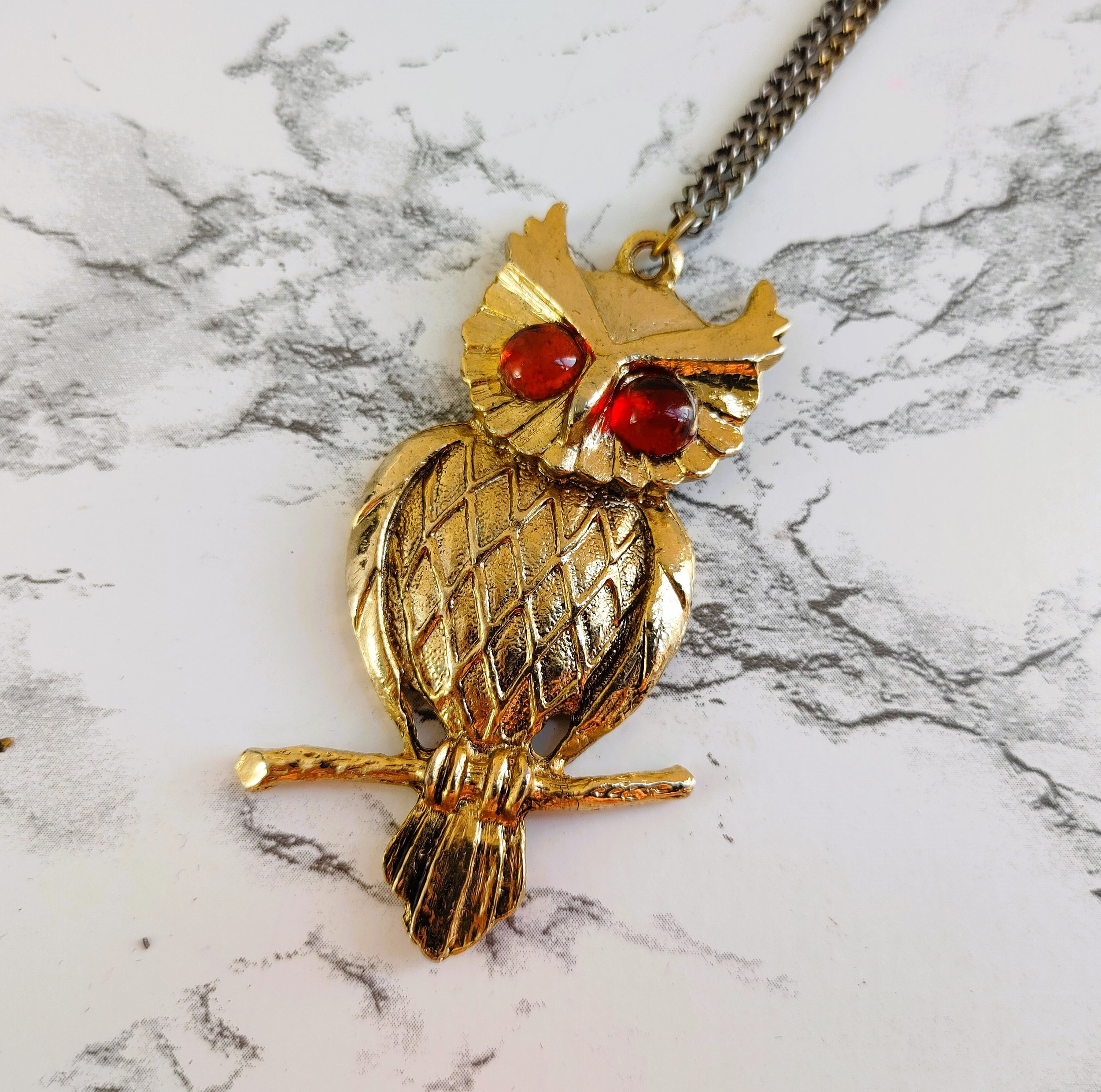 Vintage Gold-Tone Owl Necklace with Fiery Red Eyes