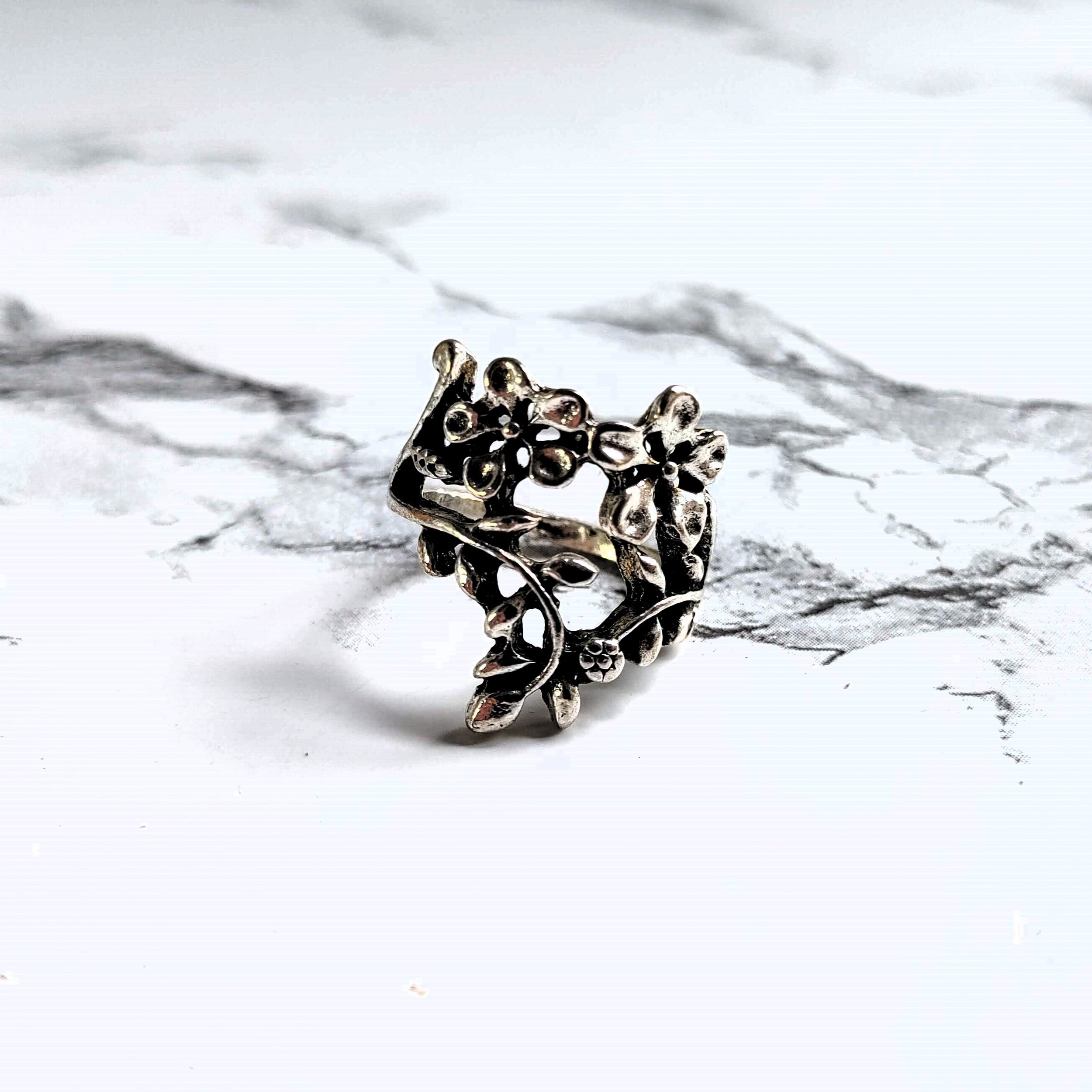 Vintage 1990s Silver Flower and Leaf Ring