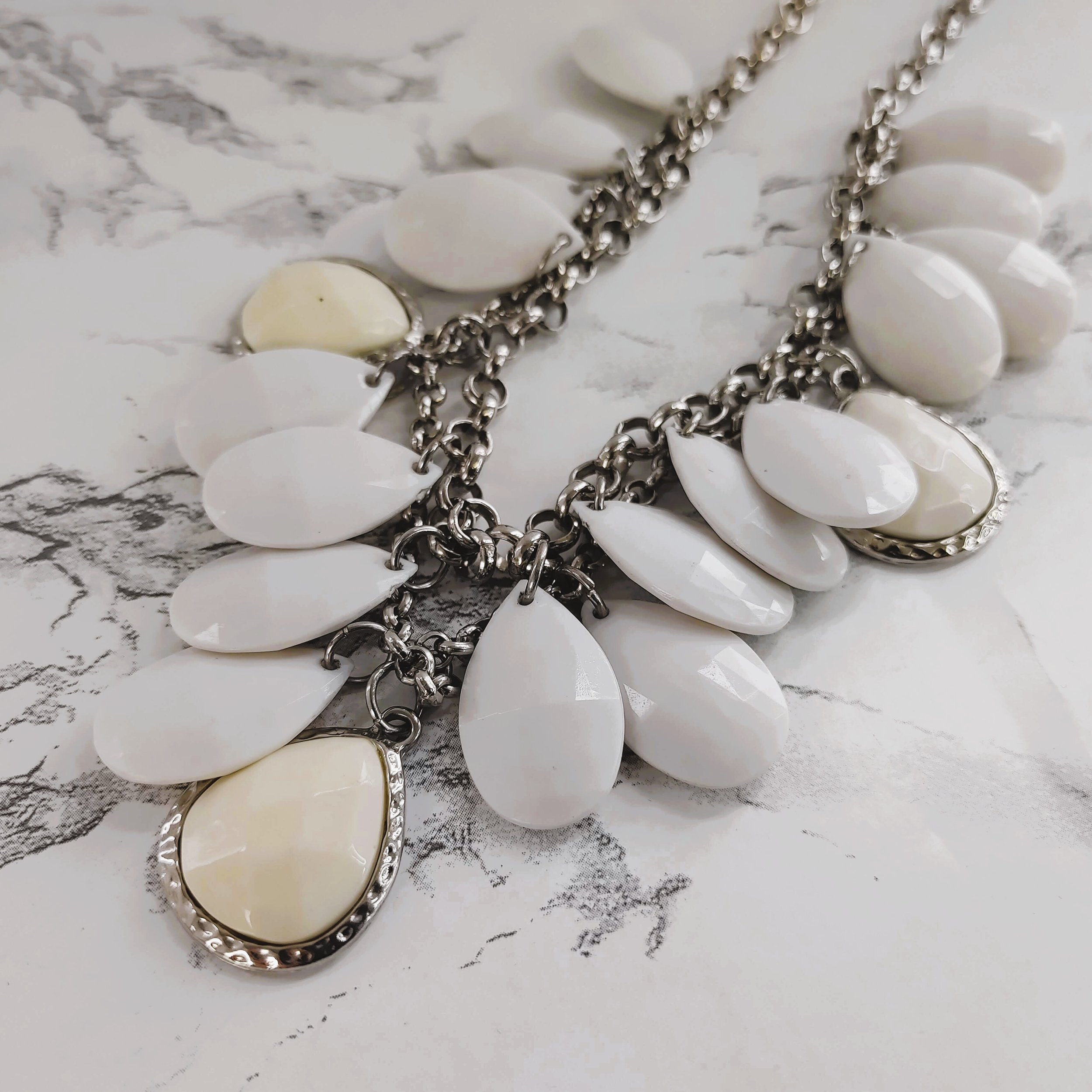 Vintage 2000s Chunky White Dangle Necklace