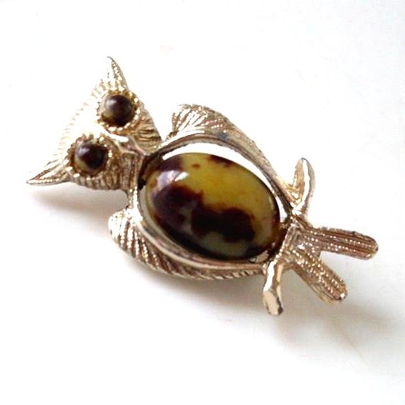Vintage Brown Tan and Gold-tone Owl Brooch with Detailed Feathers