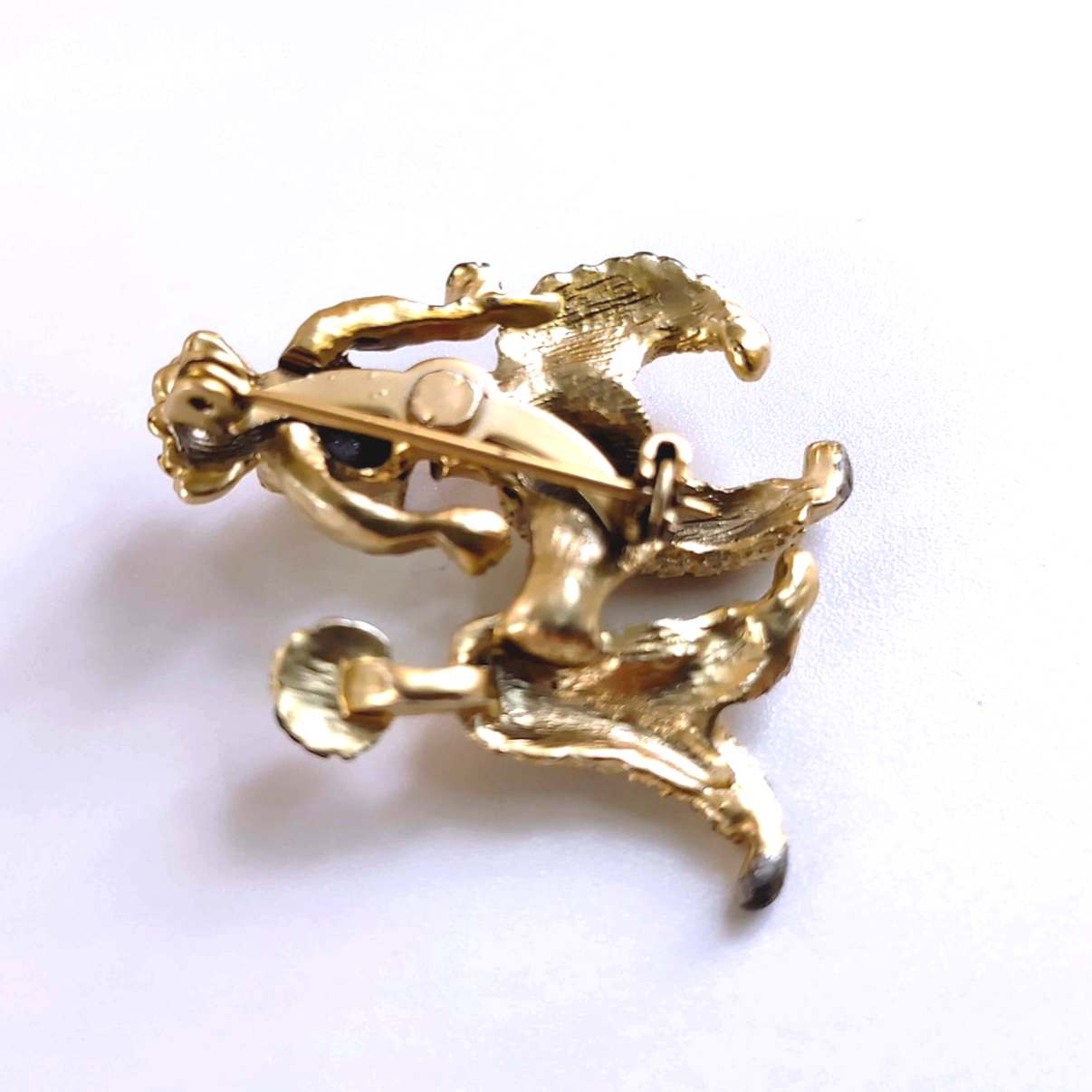 Vintage 1950s Poodle Dog Brooch Gold Tone Red Rhinestone Eyes & Collar