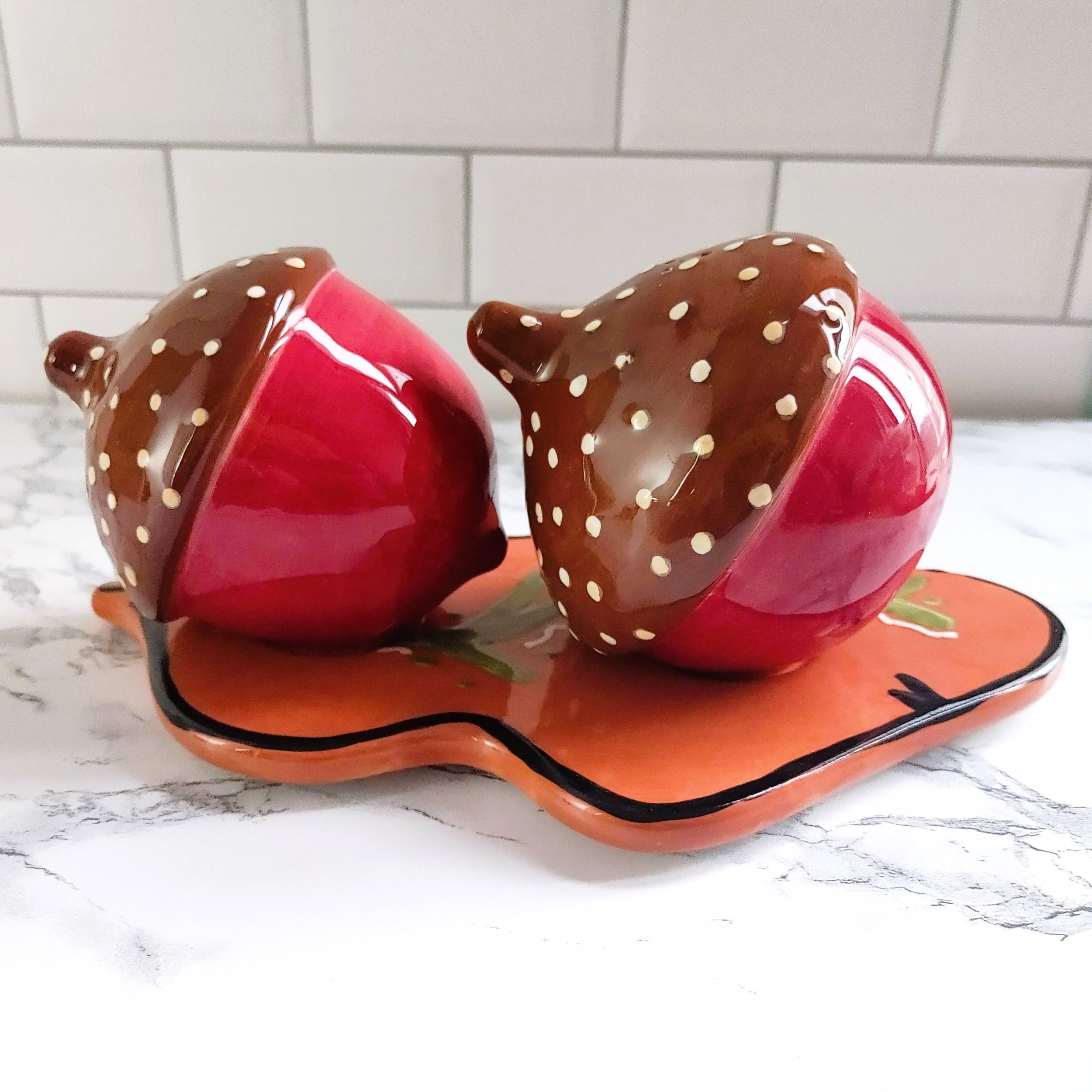 Vintage Harrah's Acorn Salt and Pepper Shakers