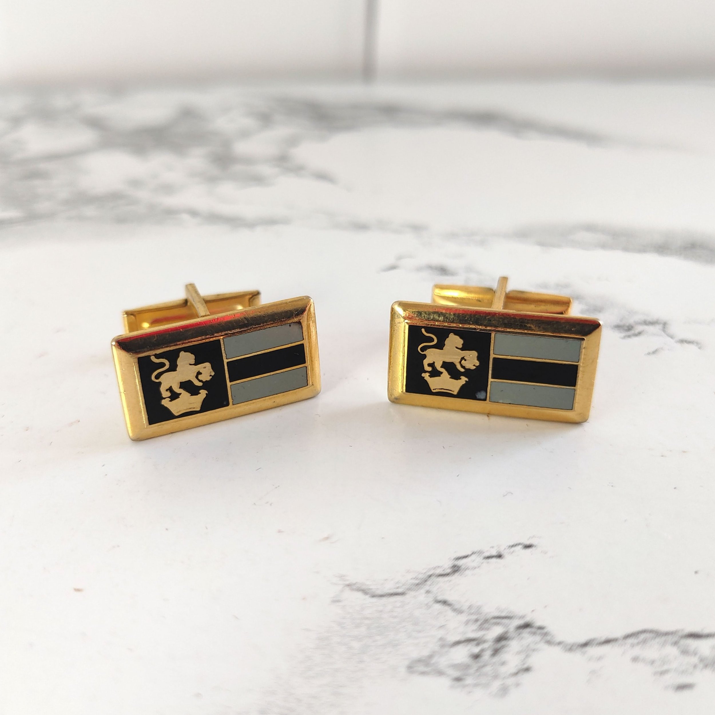 Vintage 1960s Gold-Tone Lion Crest Cufflinks