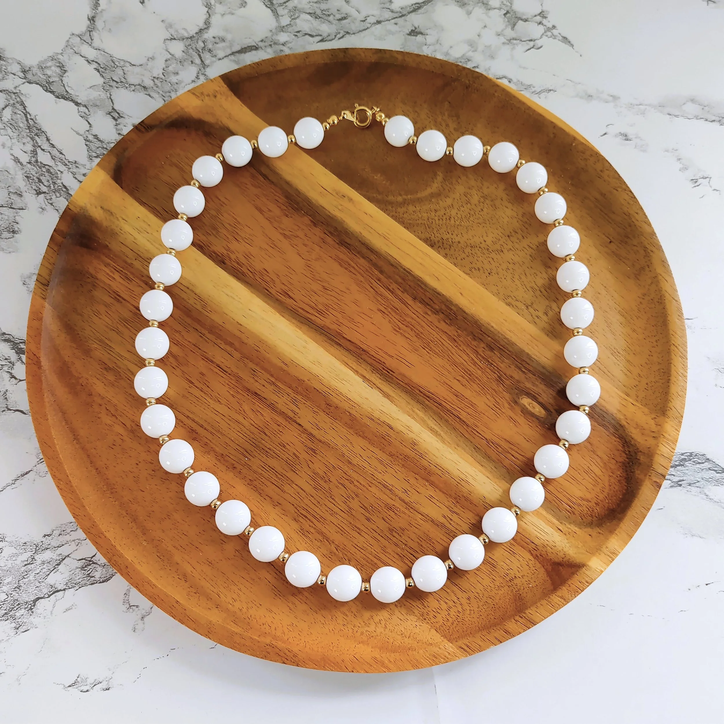 Vintage 1980s White and Gold Beaded Necklace 18 Inch