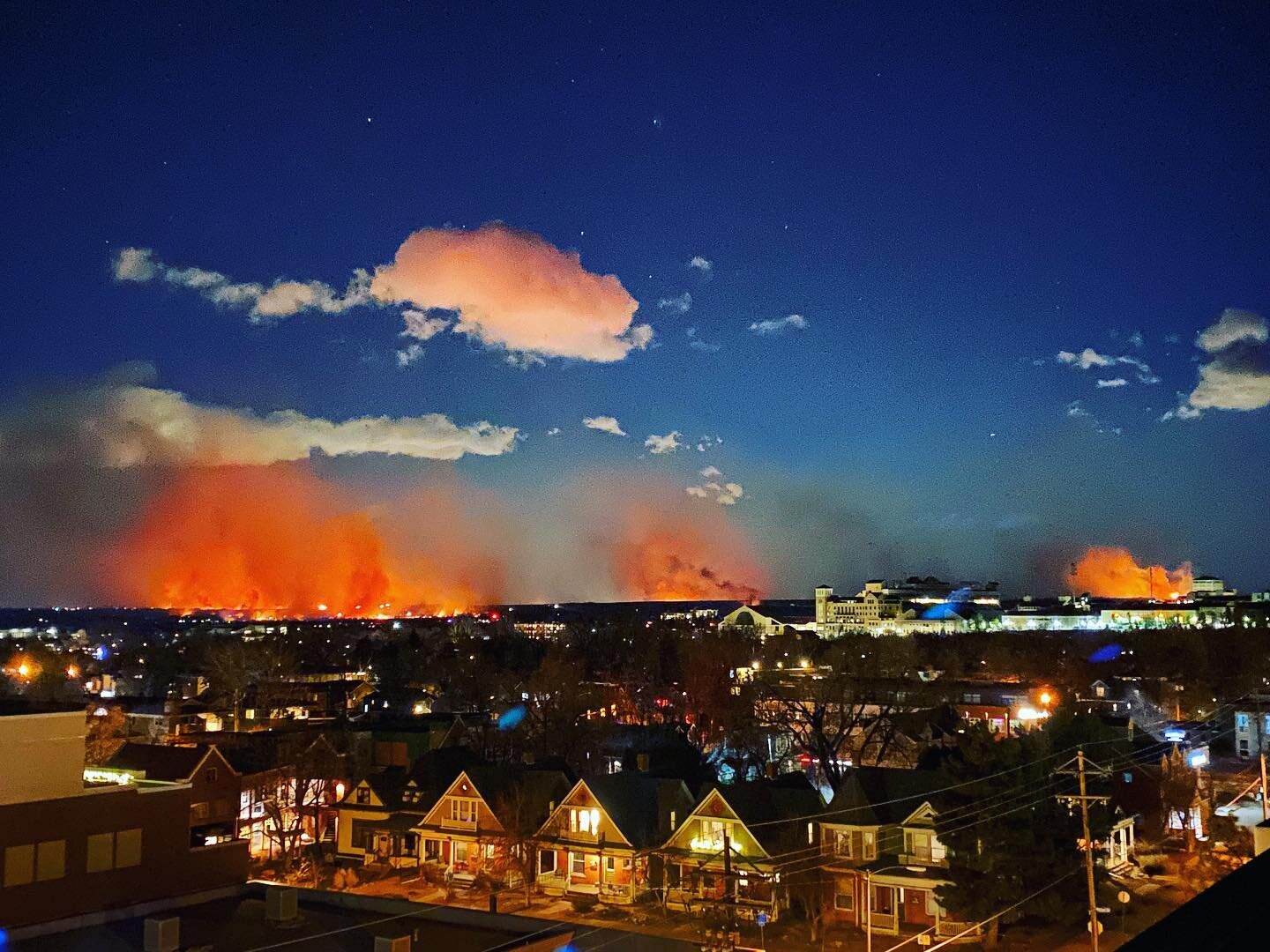 Our local Denver Office community in Boulder County has been devastated in the last few days by the Marshall Fire, which has destroyed more than 1,000 homes in the Louisville and Superior areas. More than 30,000 people were evacuated from their homes