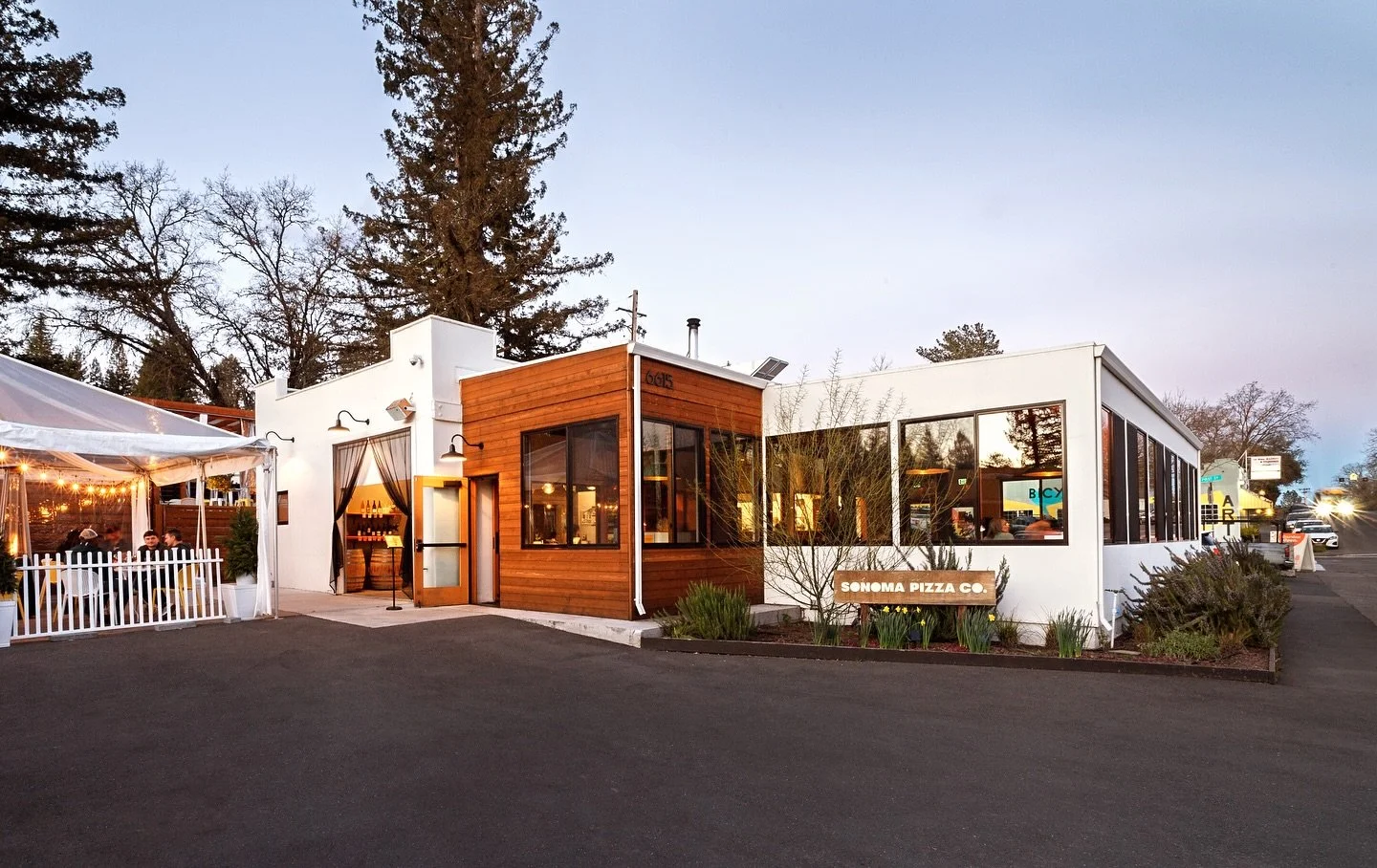 Project sneak peak: The Sonoma Pizza Co. Already a staple to the West County community, this local pizzeria is modern and warm, clean and approachable, with a back-to-basics vintage feel that expresses what we love so much about our indoor-outdoor li