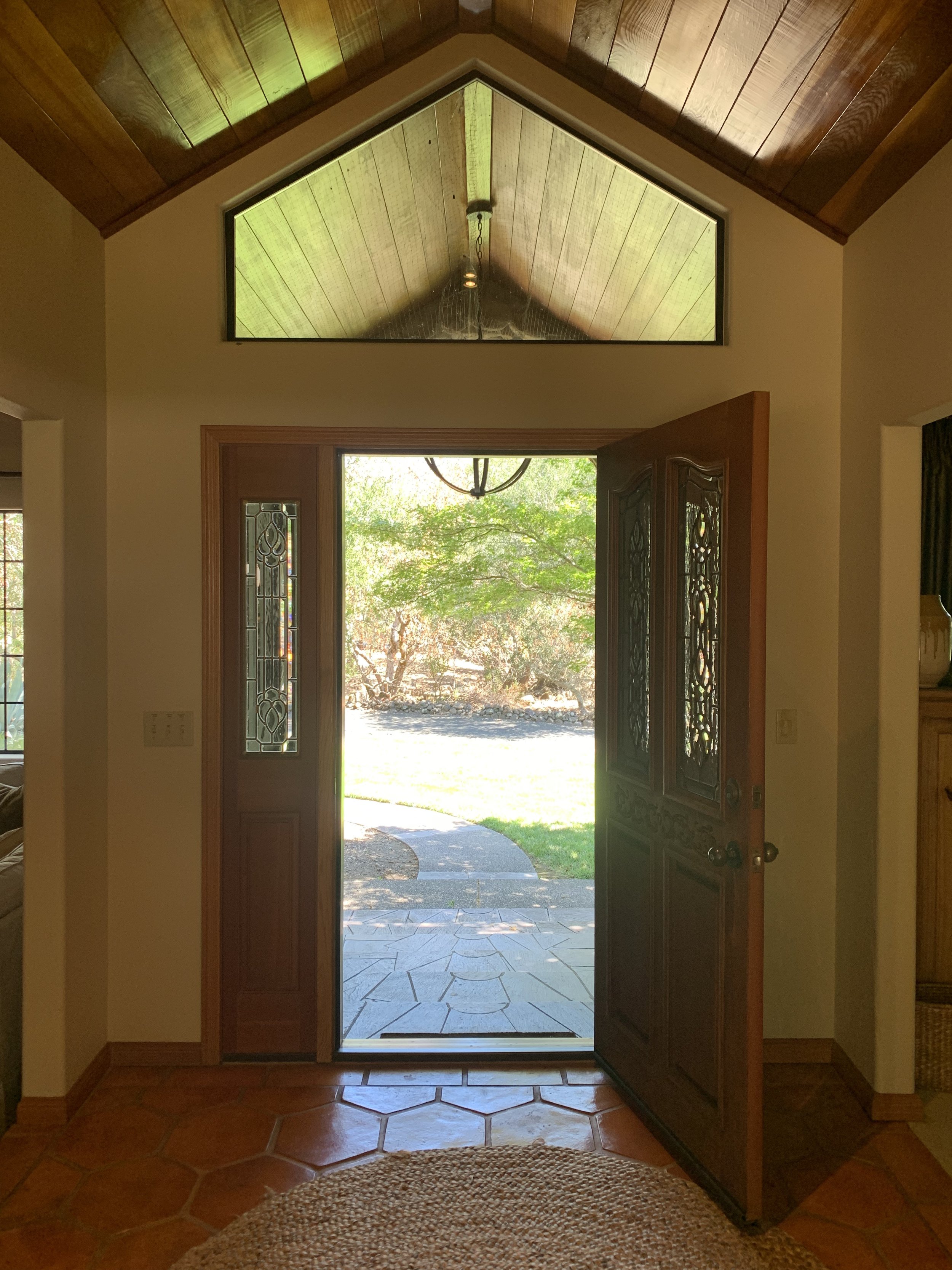 00 entry towards entry door.jpg