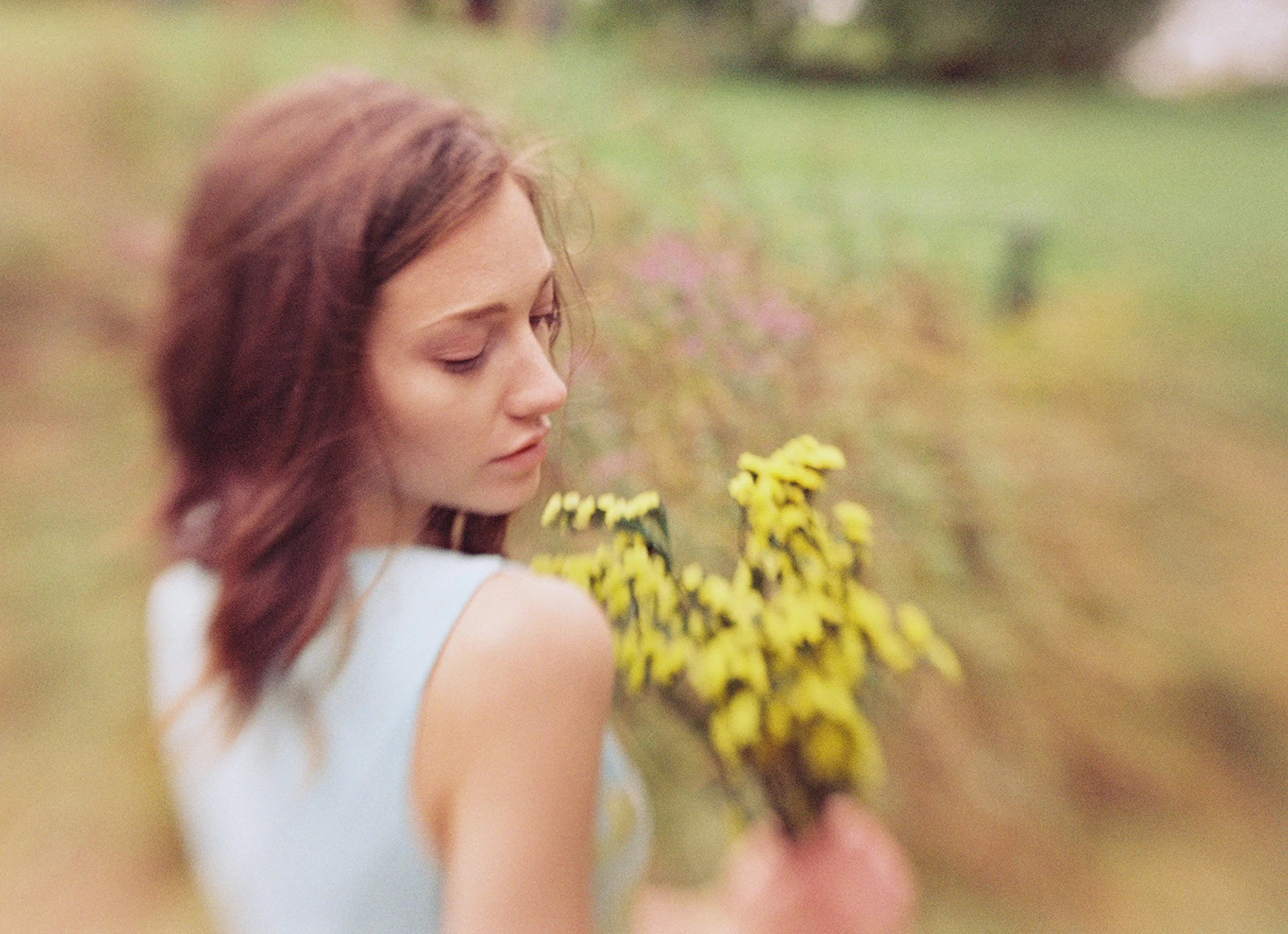 falling_flowers_i_film_2.jpg