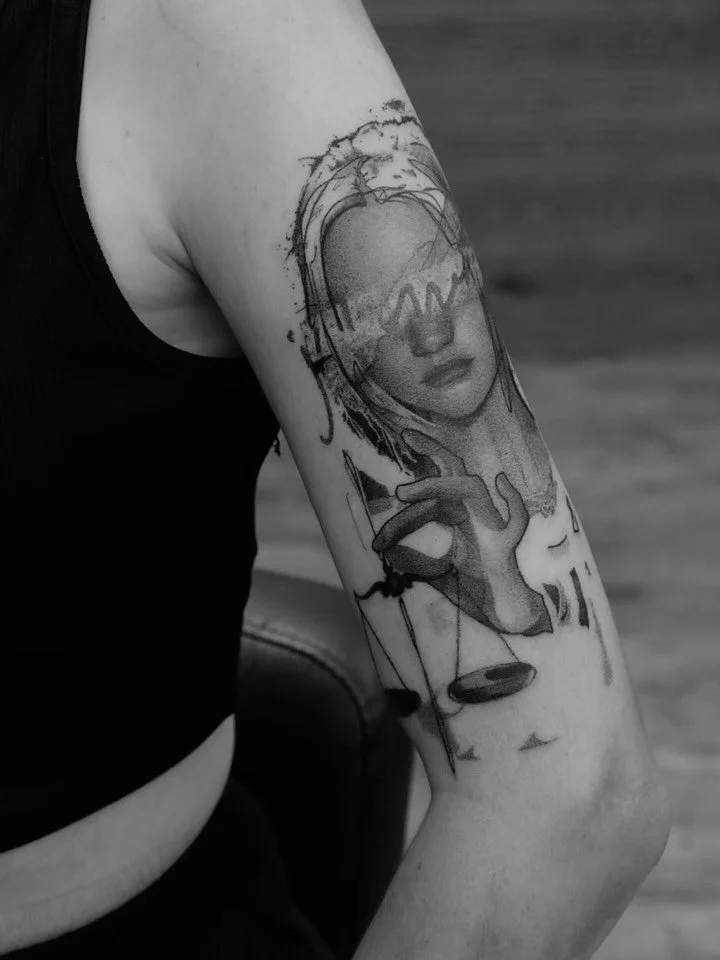 &ldquo;Judge not, that ye be not judged. For with what judgment ye judge, ye shall be judged: and with what measure ye mete, it shall be measured to you again.&rdquo;(𝗠𝗮𝘁𝘁𝗵𝗲𝘄 𝟳:𝟭-𝟮)

Jasmin was my first collector at @13munich almost exactly