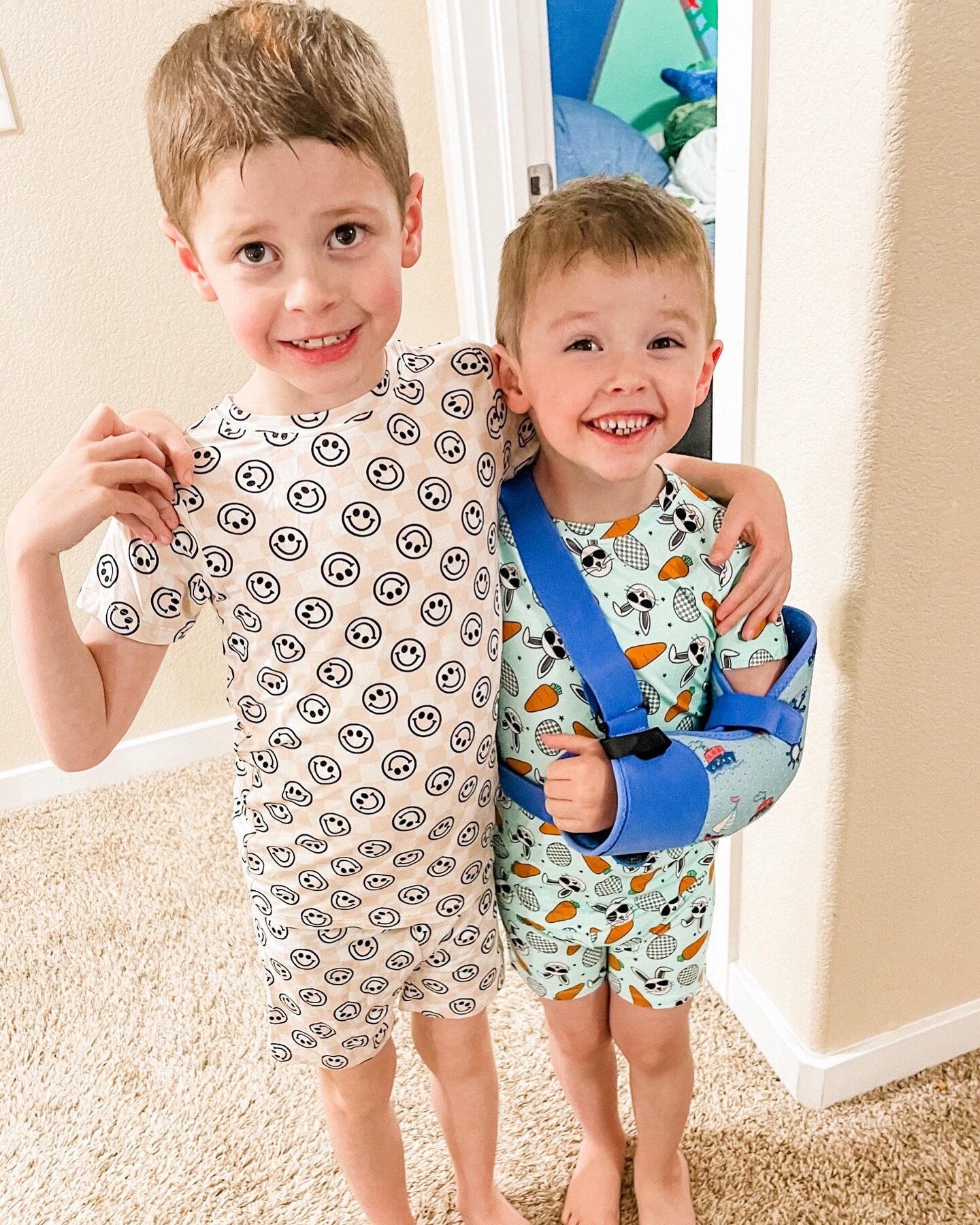 Is there anything cuter than little boys in summer pajamas?  I'm also a little biased 🤣.

We love @dreambiglittleco for so many reasons, but one of my biggest is that it's a family owned company, started by a wife and mama!

Their pajamas are butter