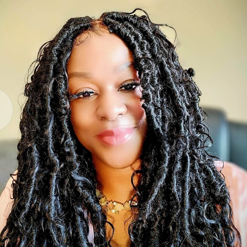 Congratulations to ElleSheba Carter, new entrepreneur! It was great meeting up with ElleSheba for the 1st time a week or so ago! It's exciting to hear about the launching this summer of her original brand, personally designed, artisanal, one-of-a-kin