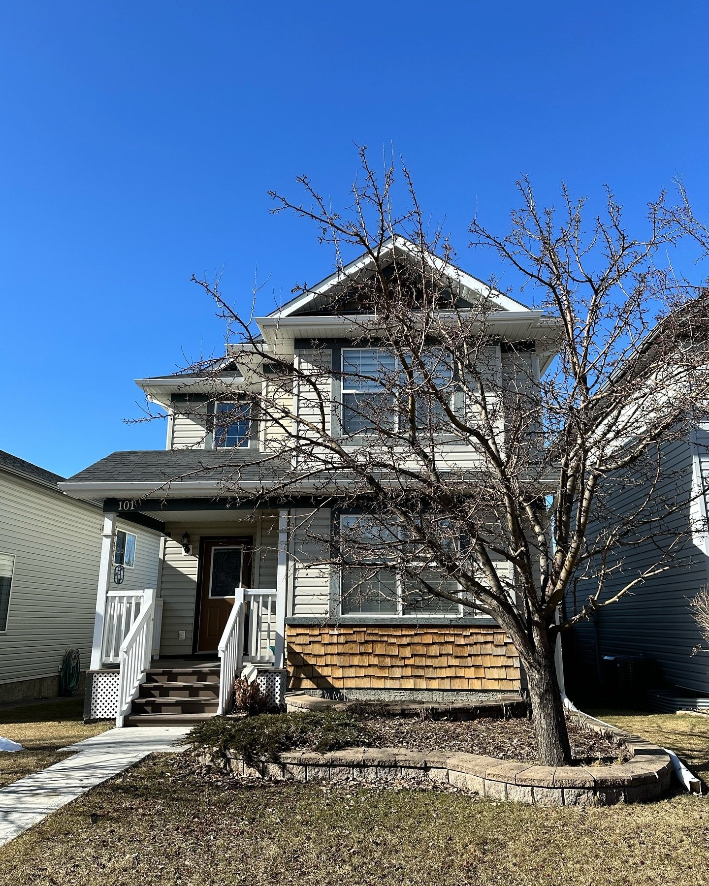What a beautiful morning to visit Coventry!

Great staging consultation in this house that offers 3 bedrooms and a fully finished basement! I was surprised by the size inside.

This lovely couple is getting ready for some new adventures and so it is 